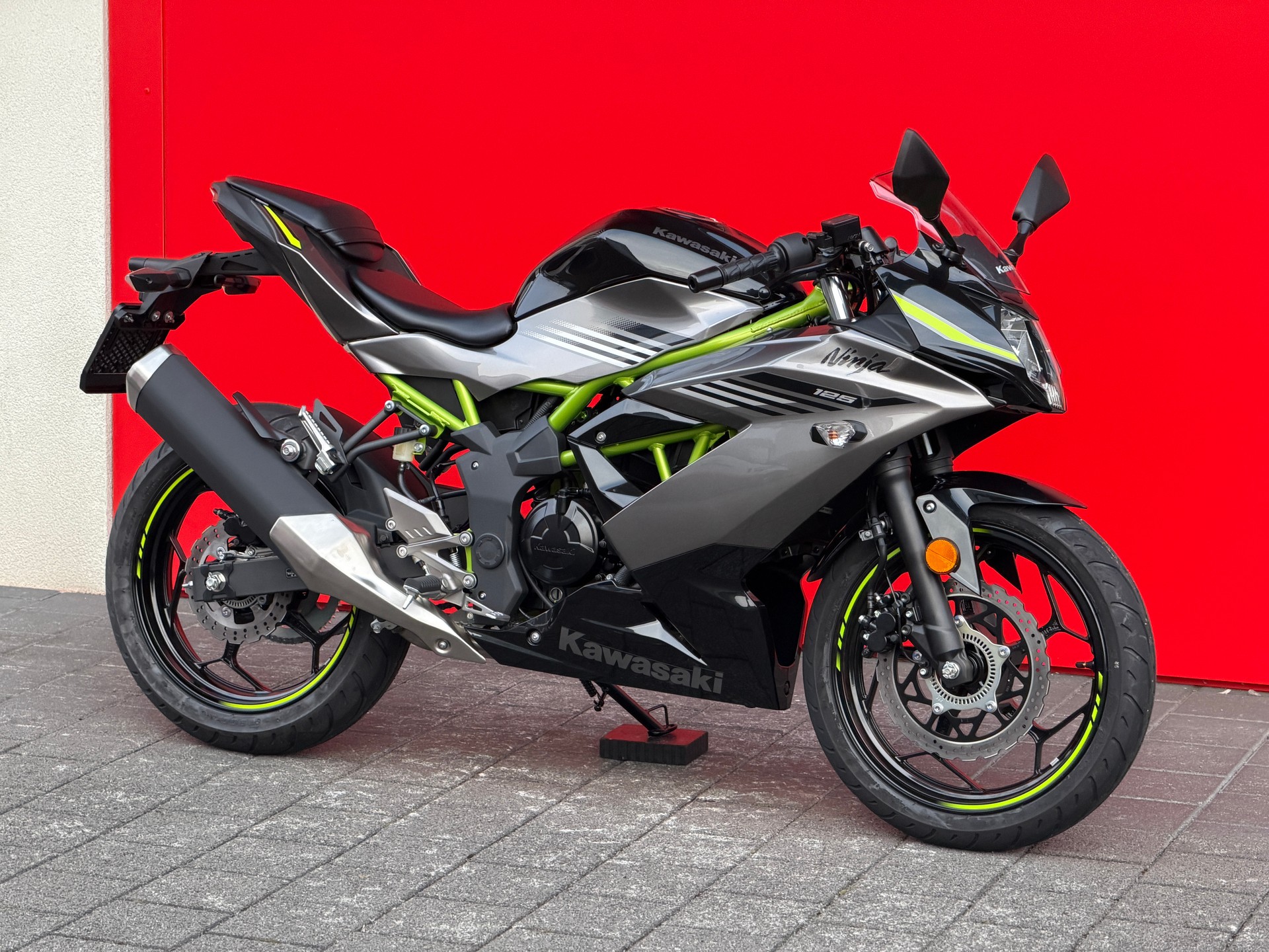 KAWASAKI Ninja 125 - 4