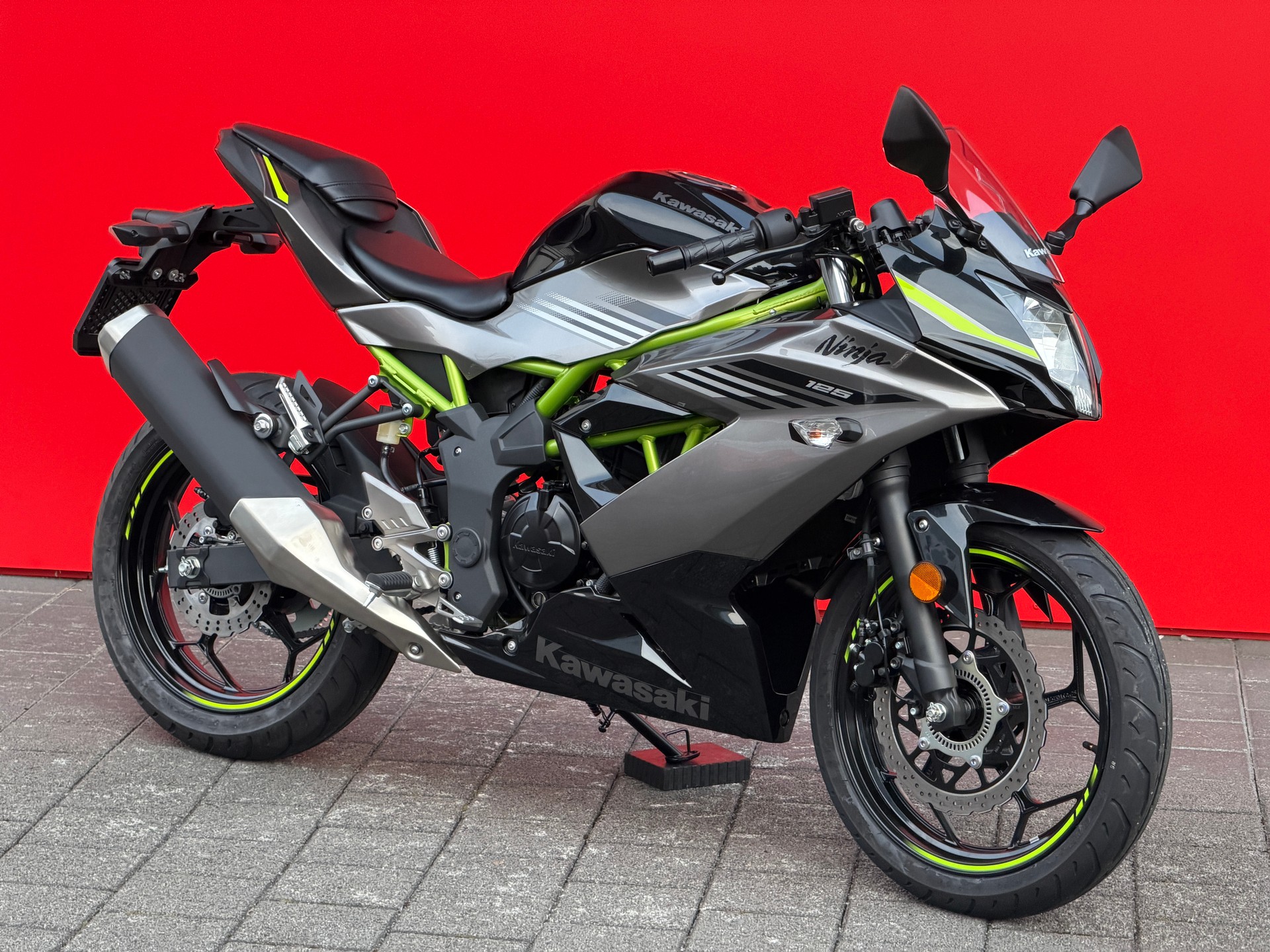 KAWASAKI Ninja 125 - 3
