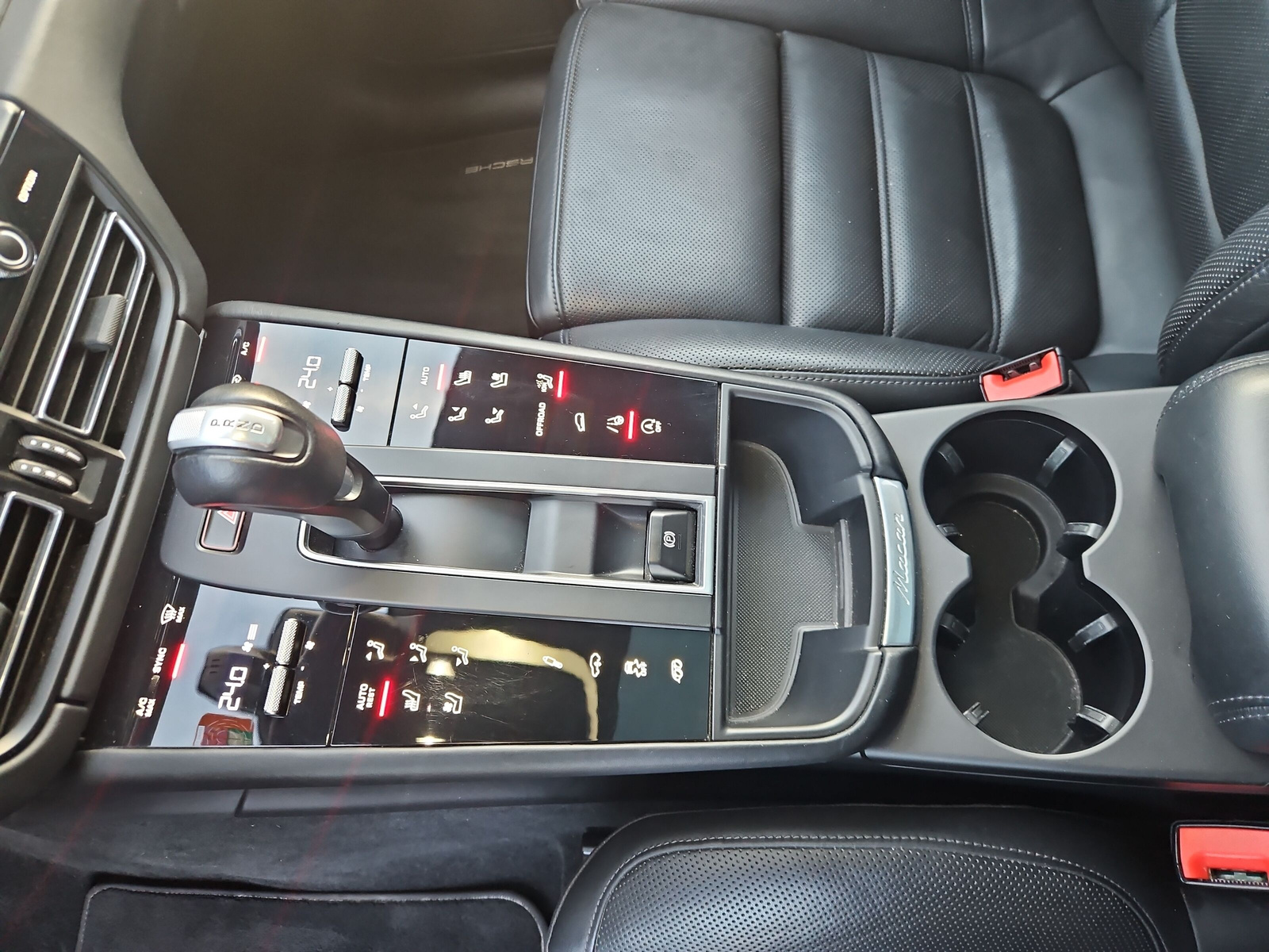 PORSCHE Macan GTS PDK - 22