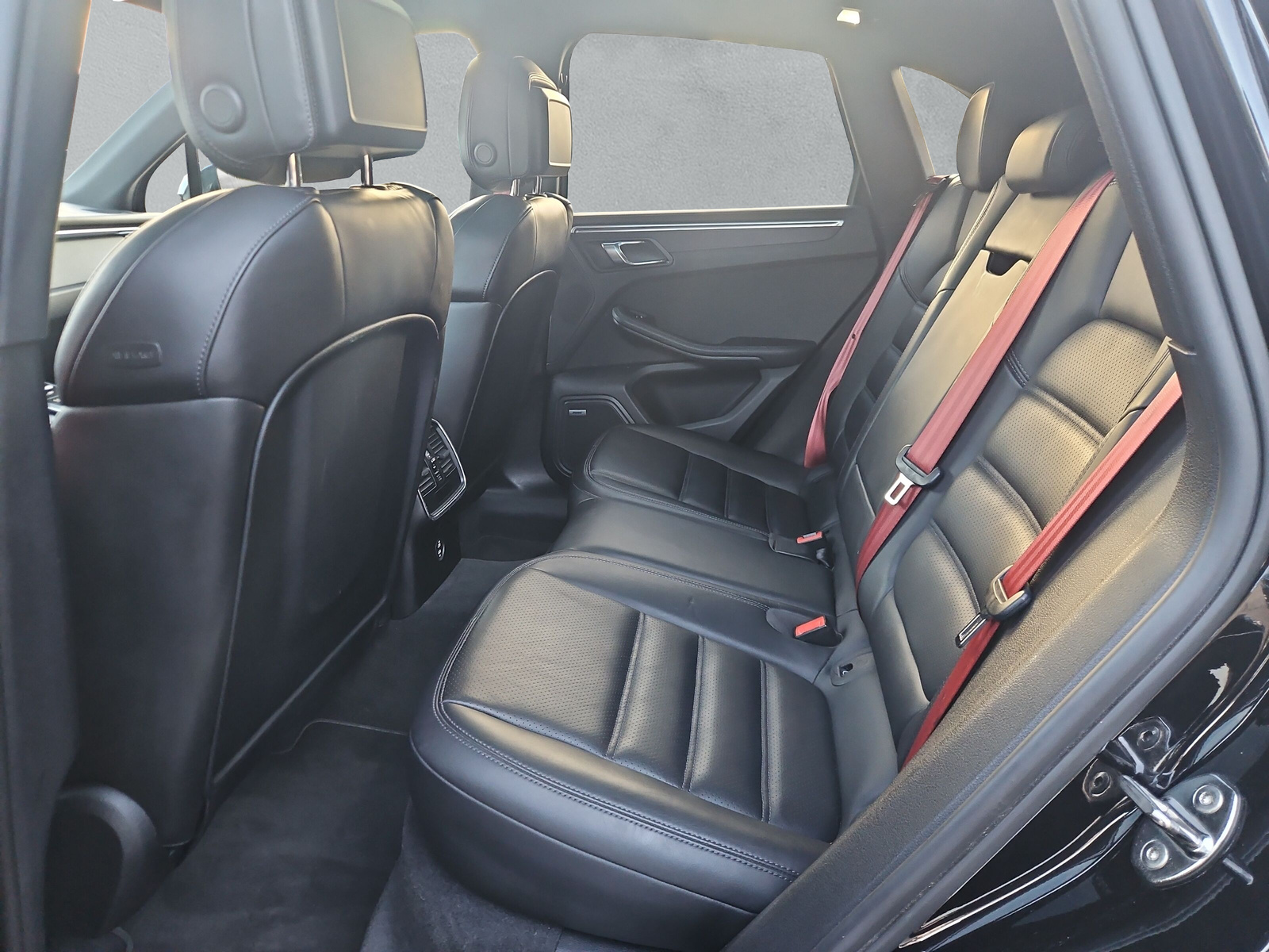 PORSCHE Macan GTS PDK - 12