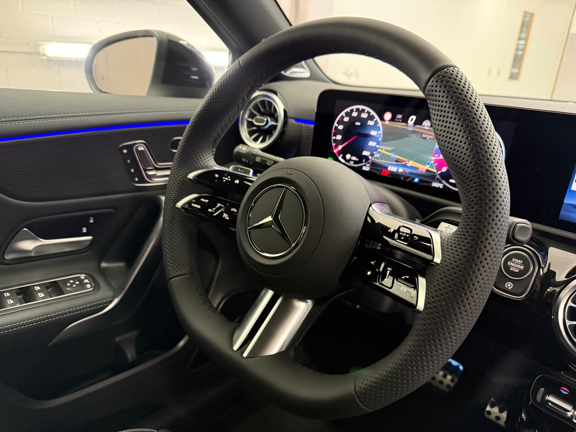 MERCEDES-BENZ A 250 4MATIC Kompaktlimousine - 16