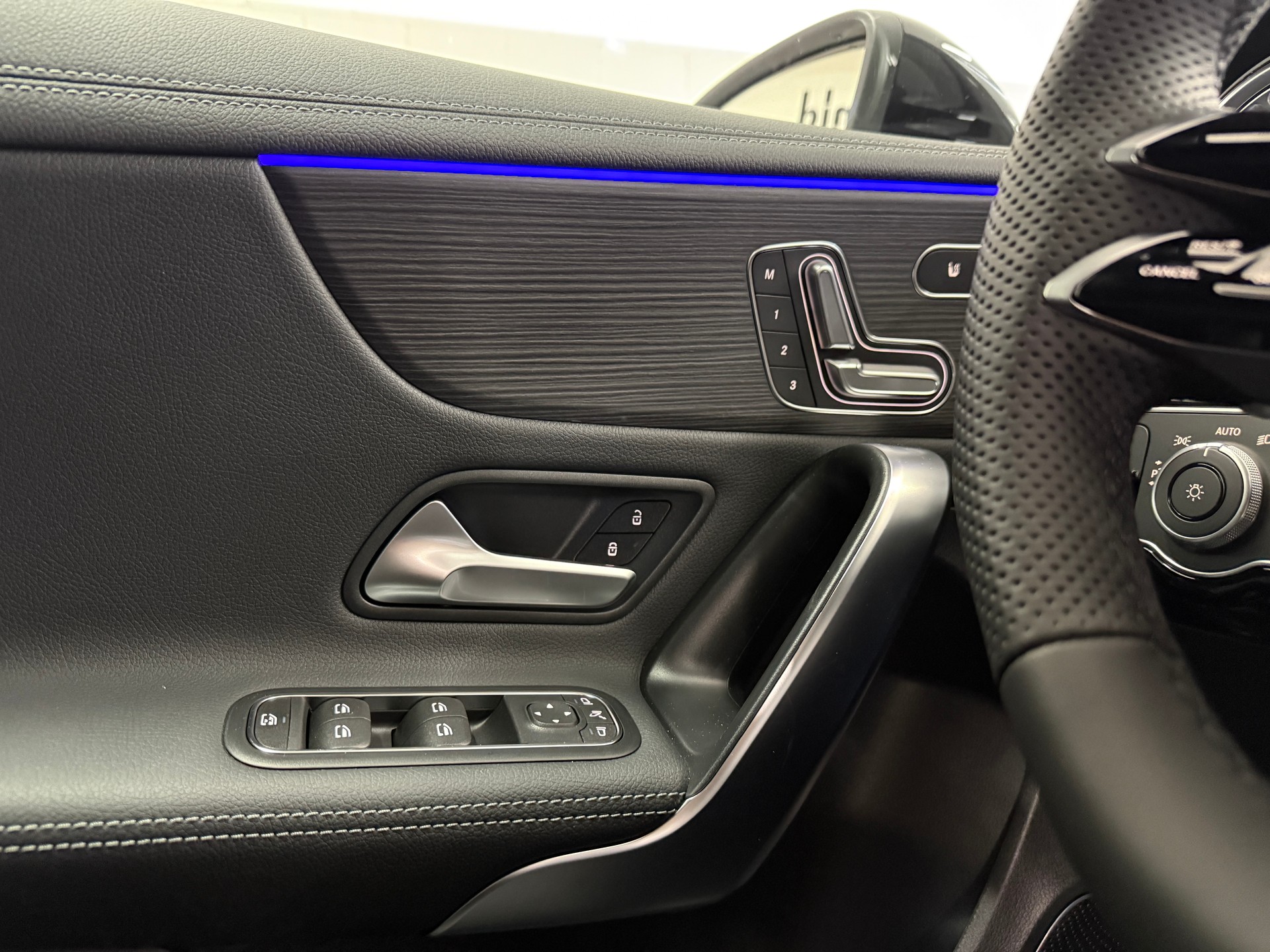 MERCEDES-BENZ A 250 4MATIC Kompaktlimousine - 17