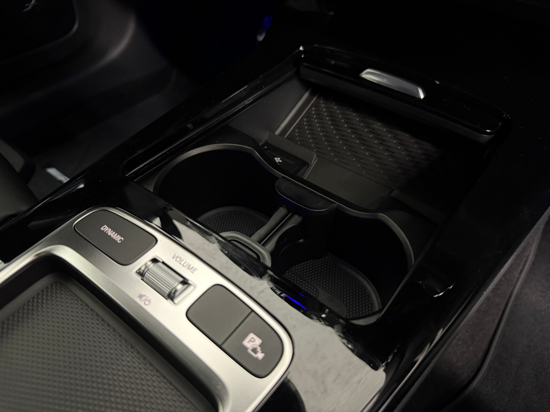 MERCEDES-BENZ A 250 4MATIC Kompaktlimousine - 14