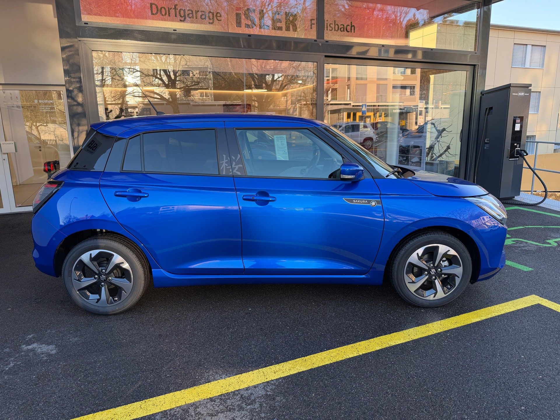SUZUKI Swift 1.2 Sakura Top Hybrid - 2