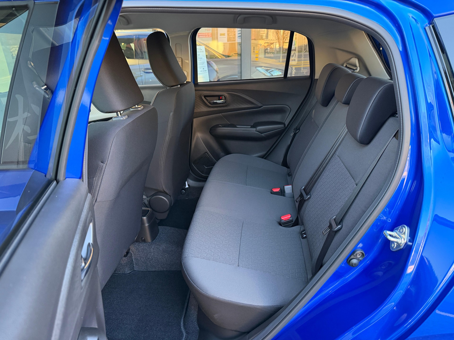 SUZUKI Swift 1.2 Sakura Top Hybrid - 7