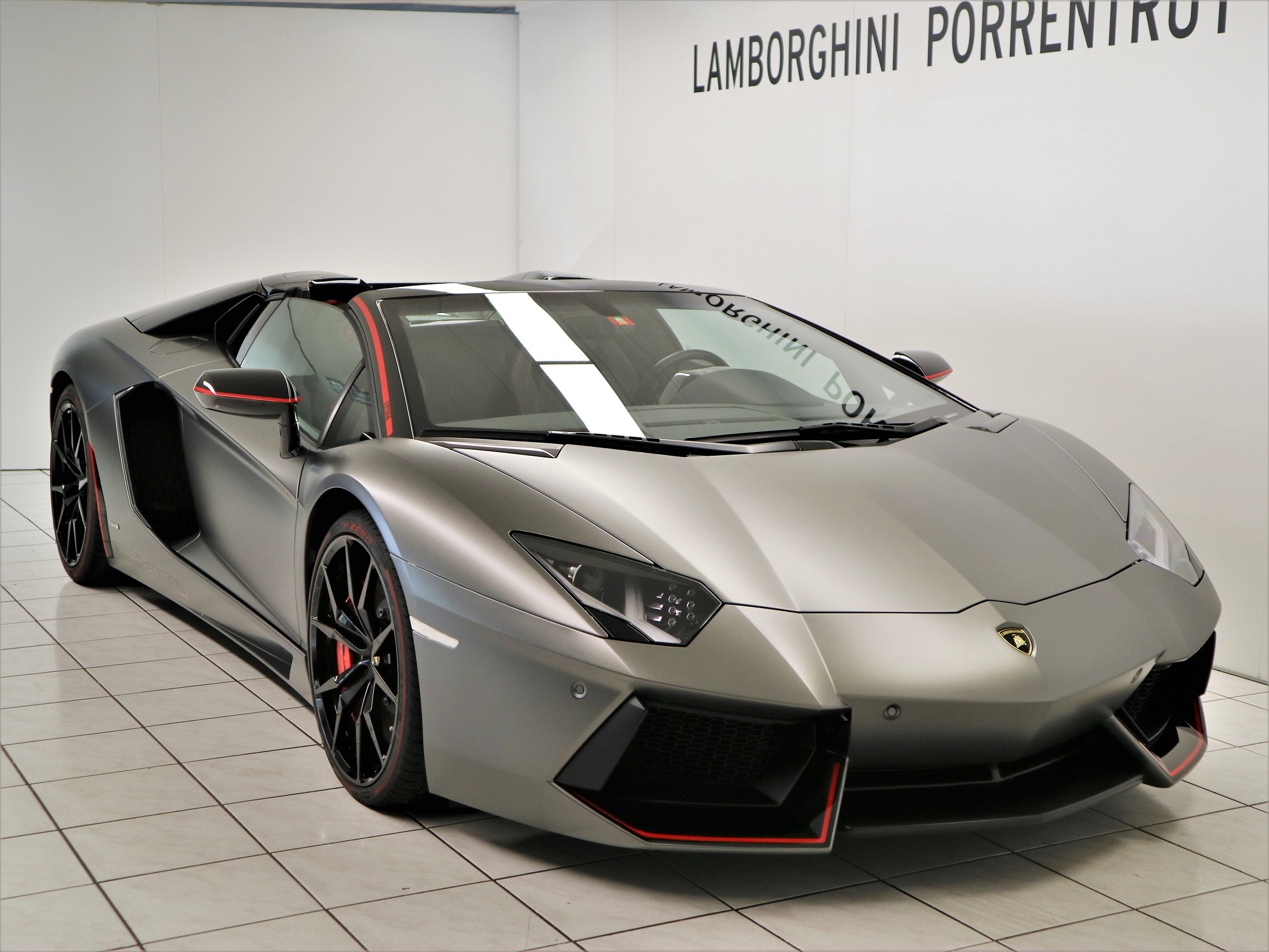 Aventador LP700-4 Roadster Pirelli