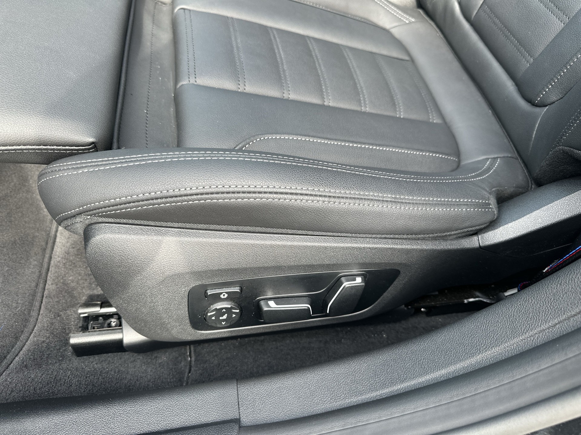 BMW i4 xDrive 40 M Sport Pro - 19