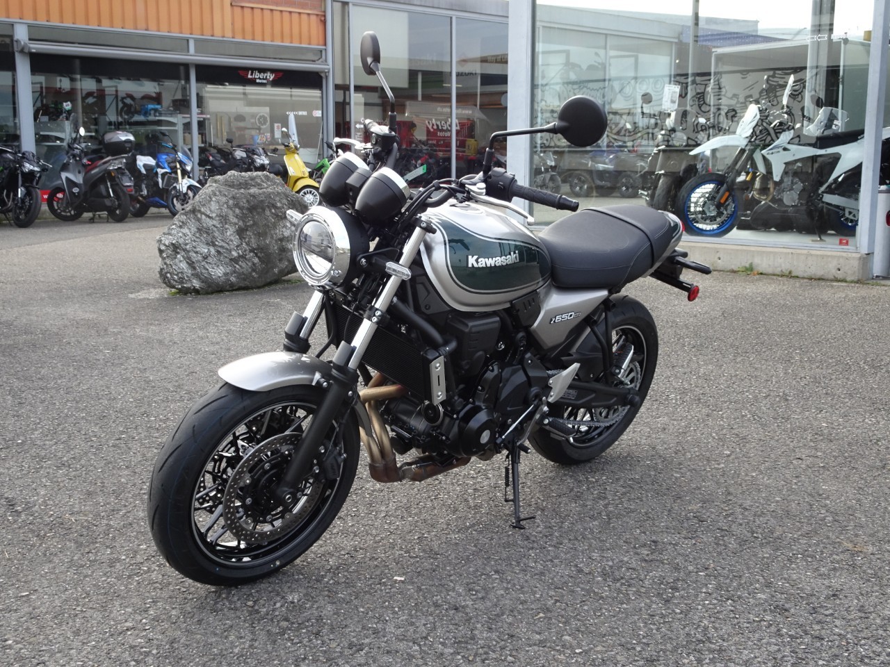 KAWASAKI Z 650 RS (35kW) - 4