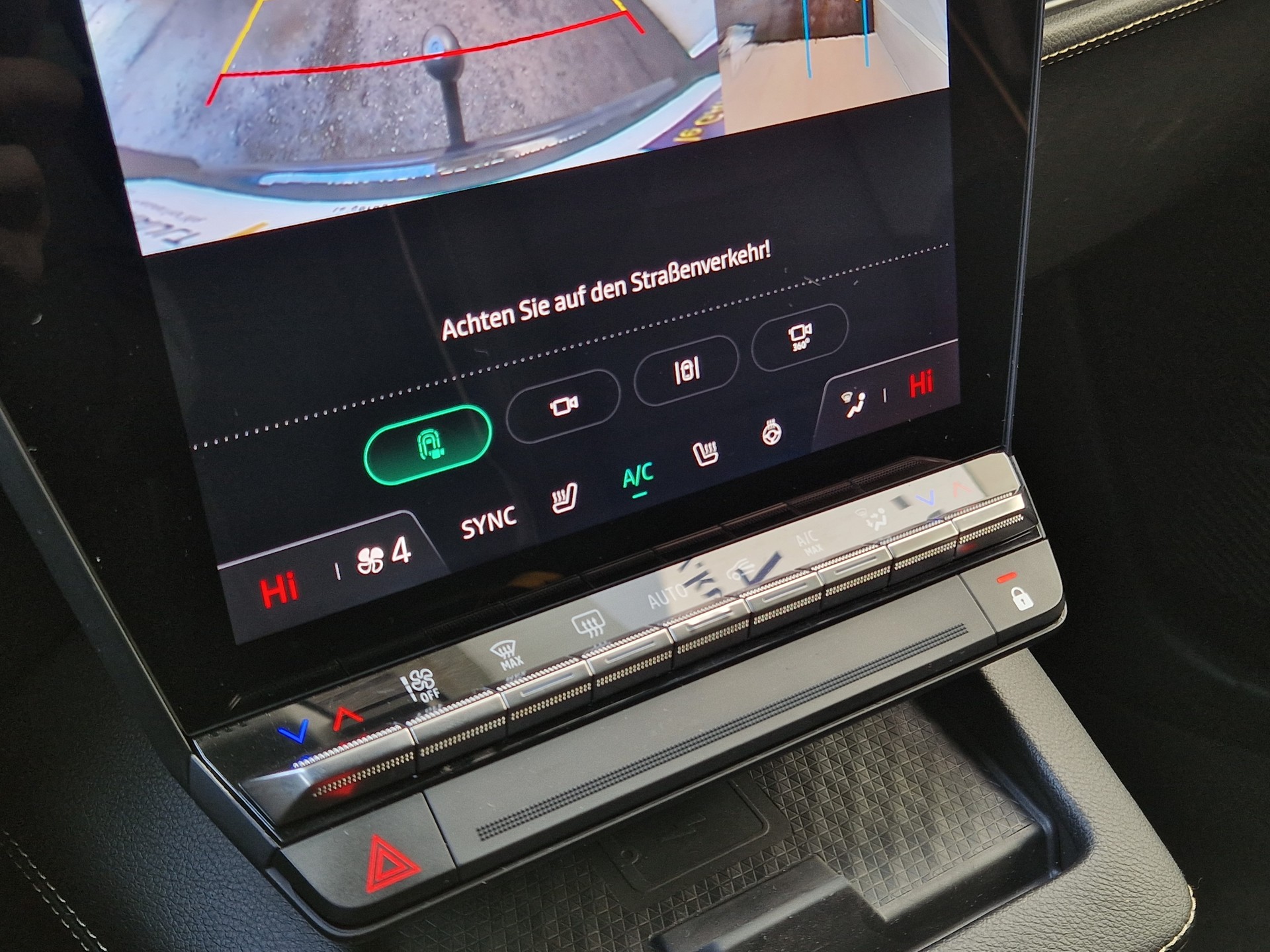 RENAULT Mégane E-TECH EV60 Iconic - 10