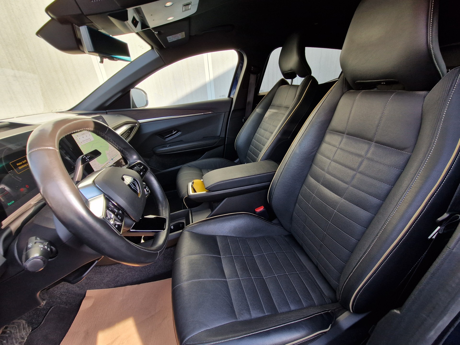 RENAULT Mégane E-TECH EV60 Iconic - 8