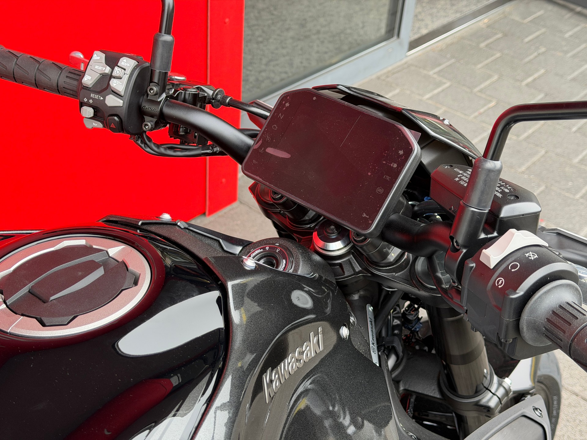 KAWASAKI Z 900 - 8