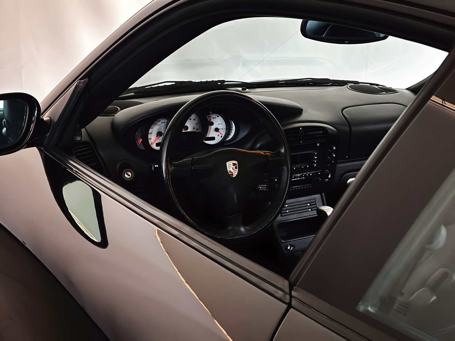 PORSCHE 911 Carrera 4 S - 10