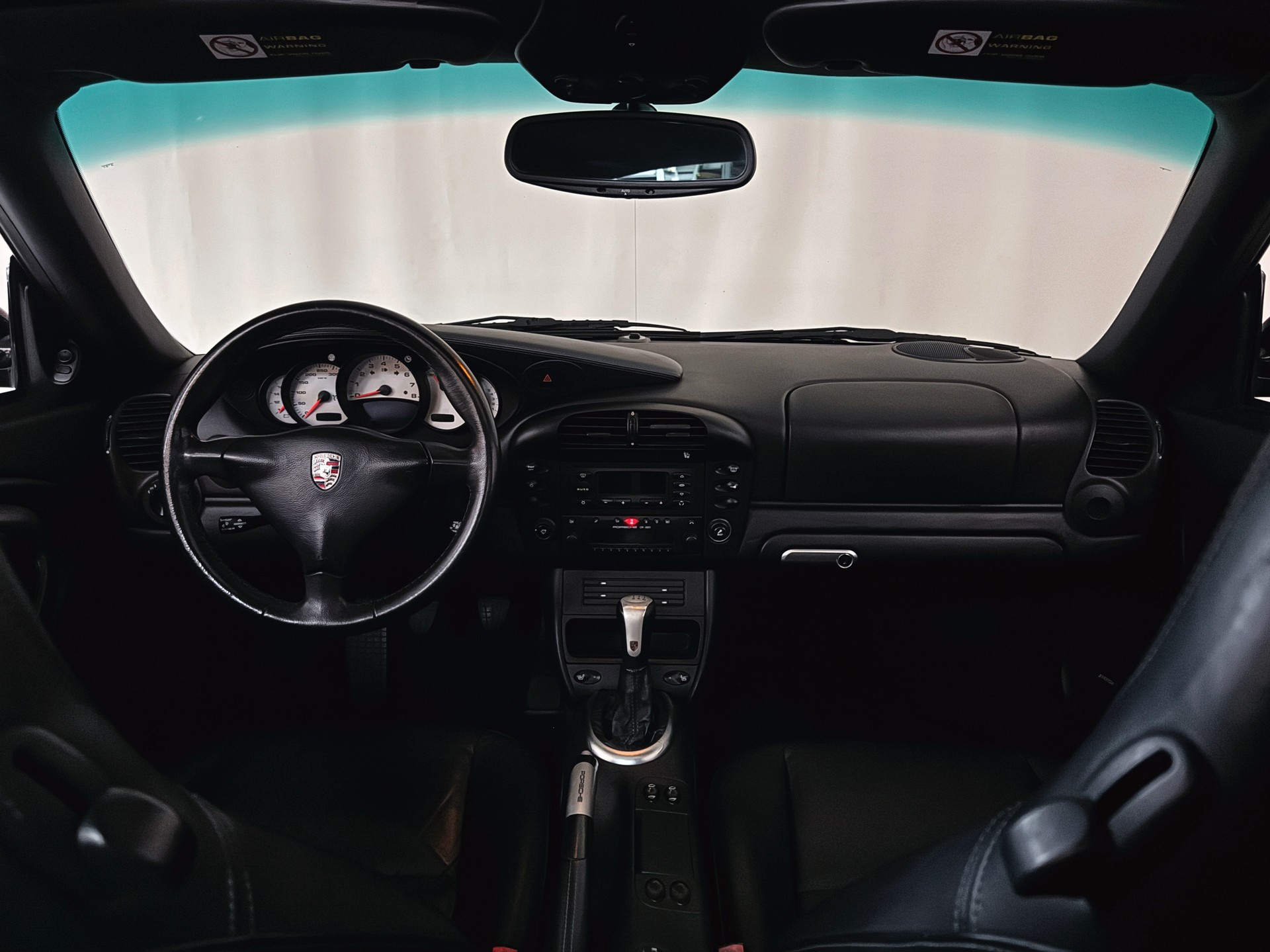 PORSCHE 911 Carrera 4 S - 14