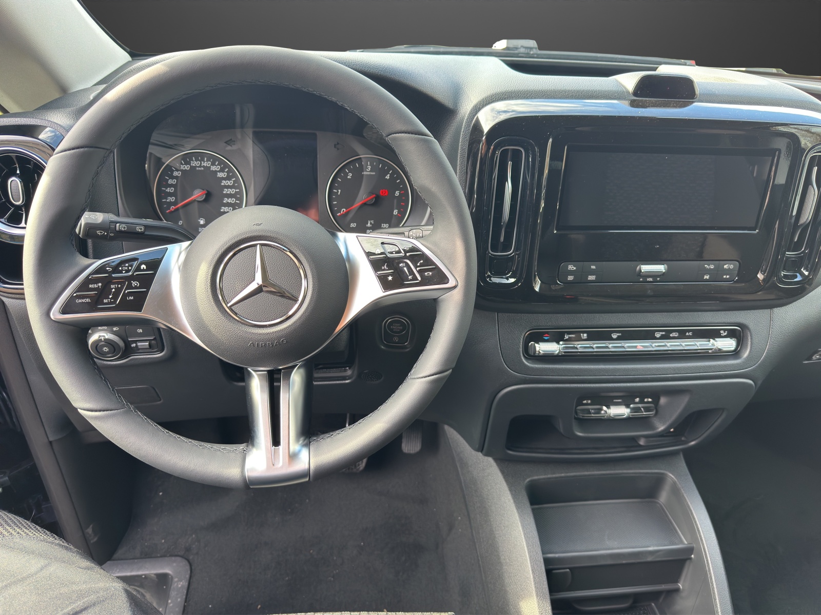 MERCEDES-BENZ Vito 116 CDI Lang Tourer 9G-Tronic 4M Select - 9