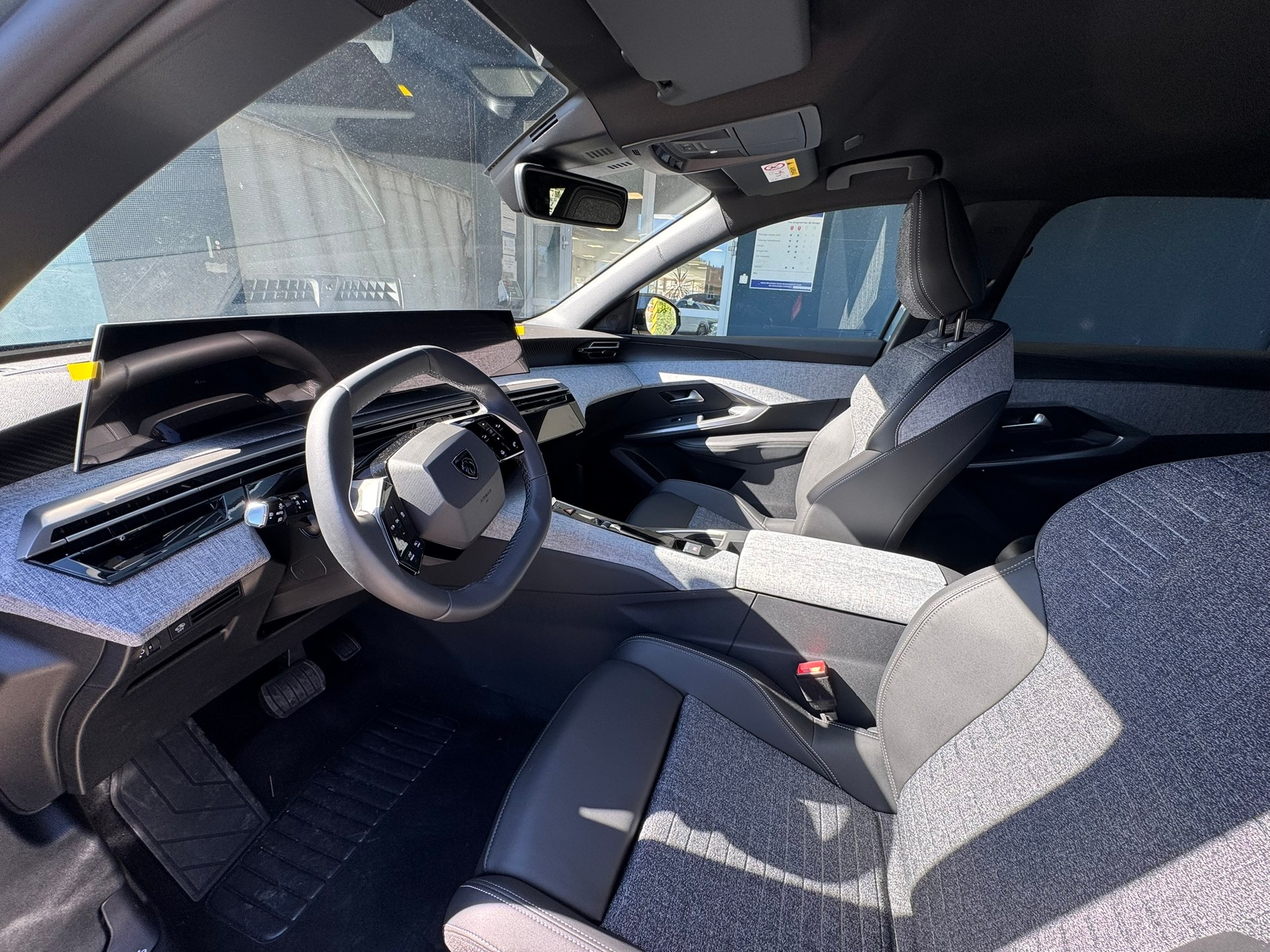 PEUGEOT 3008 145 e-DSC6 Hybrid Allure Premium - 7