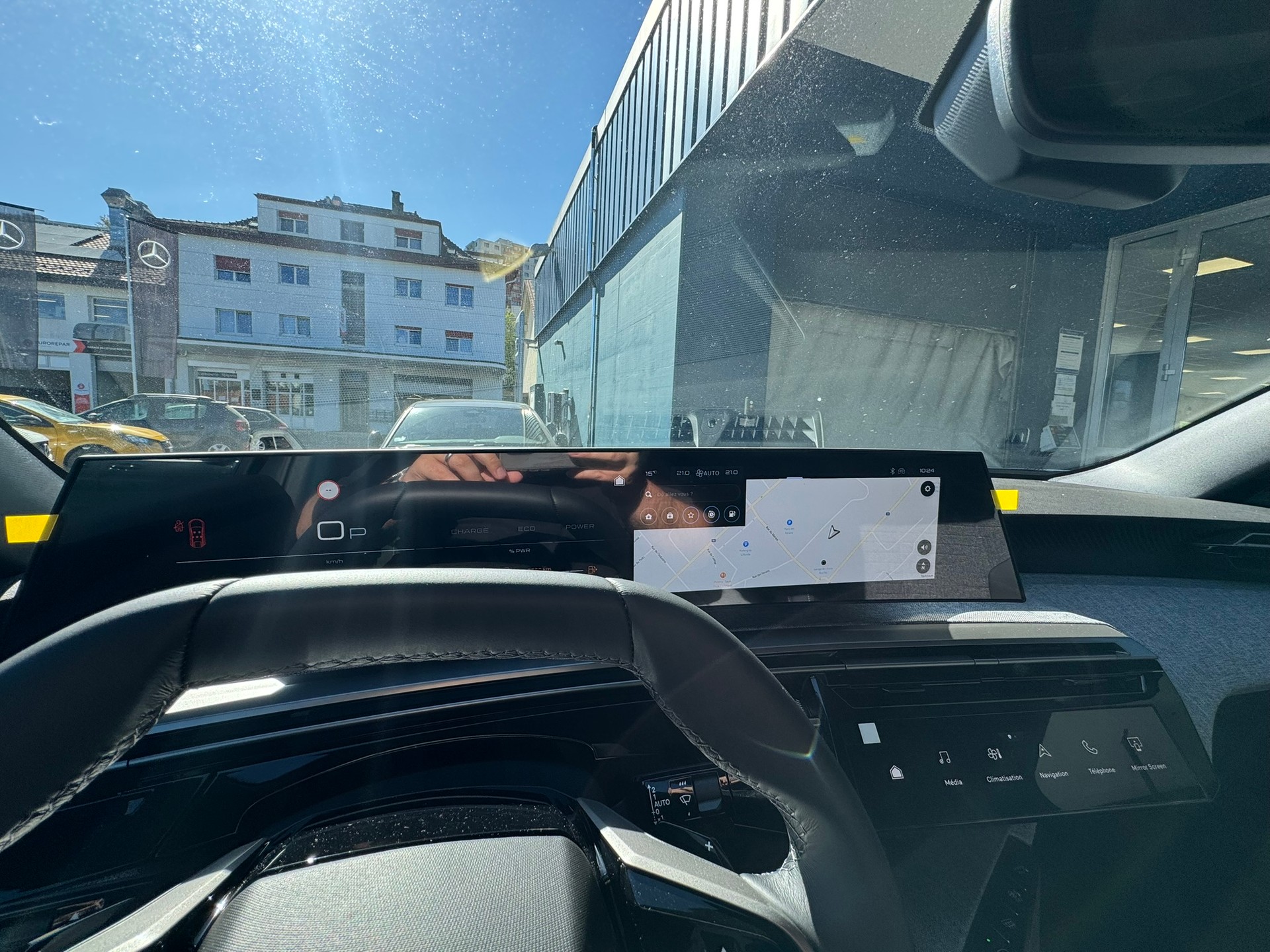 PEUGEOT 3008 145 e-DSC6 Hybrid Allure Premium - 9