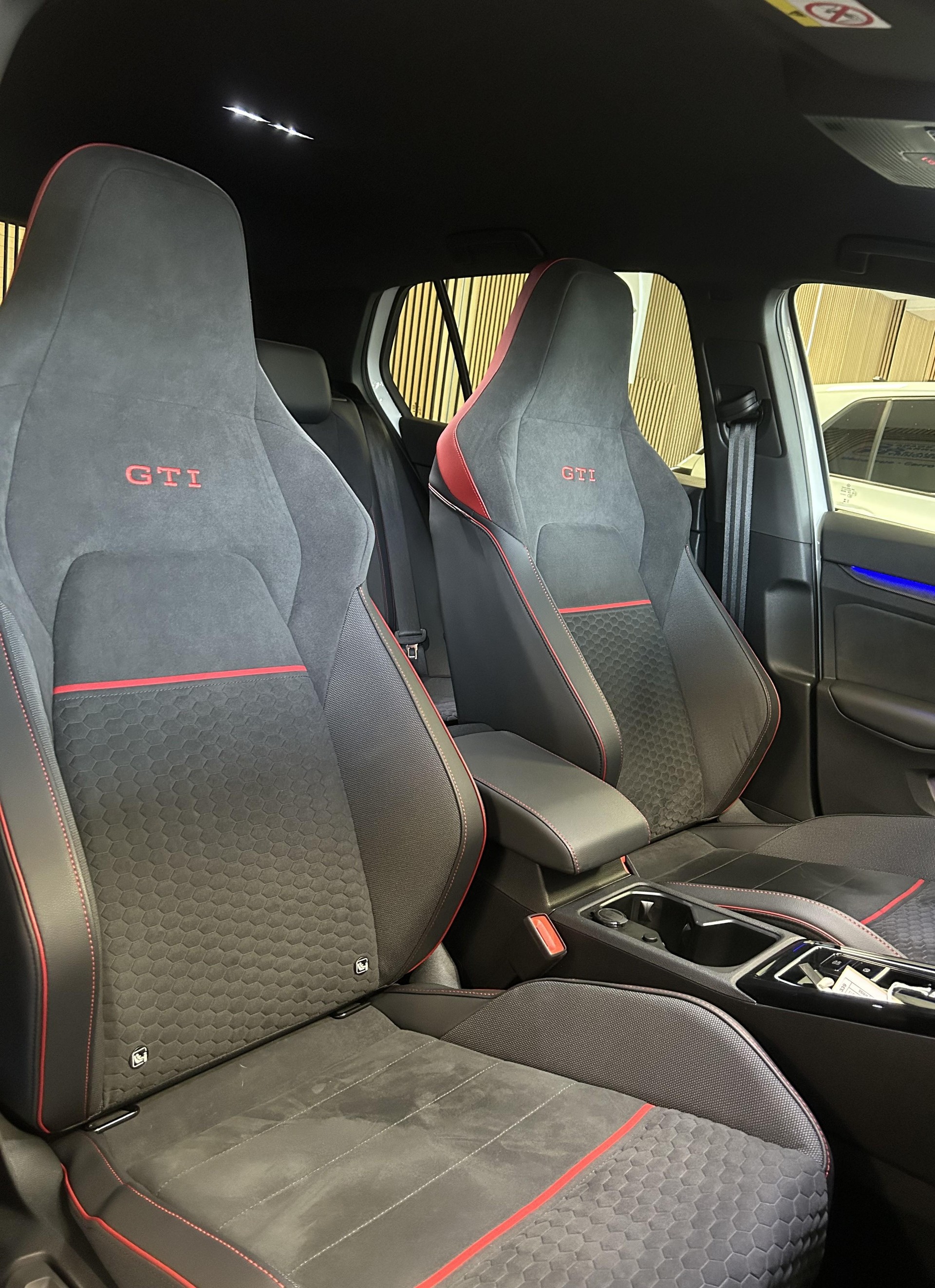 VW Golf VIII 2.0 TSI GTI Clubsport DSG - 18