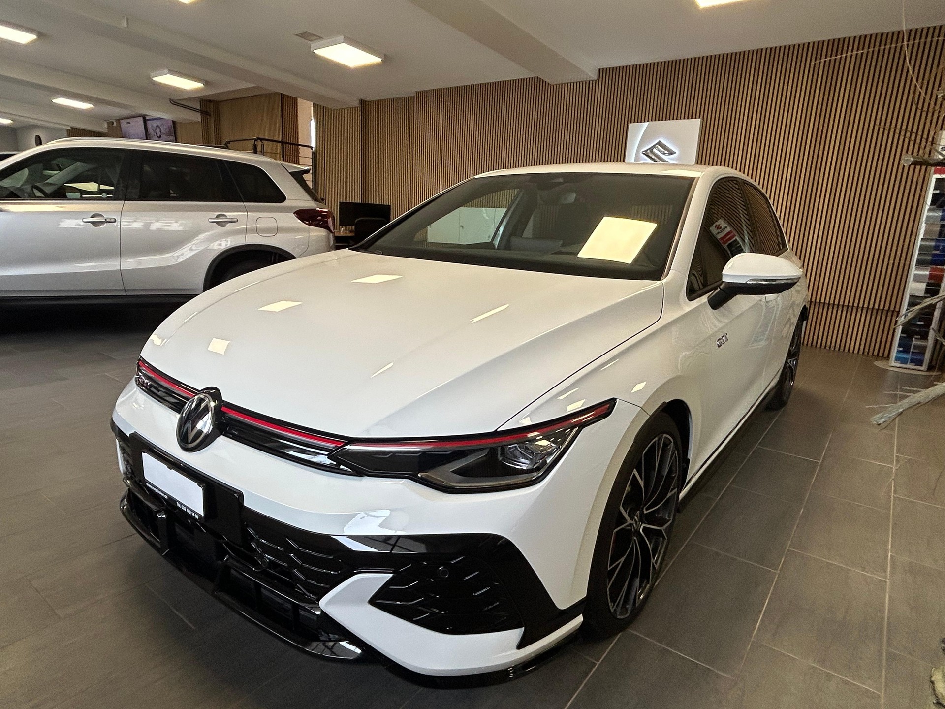 VW Golf VIII 2.0 TSI GTI Clubsport DSG - 4