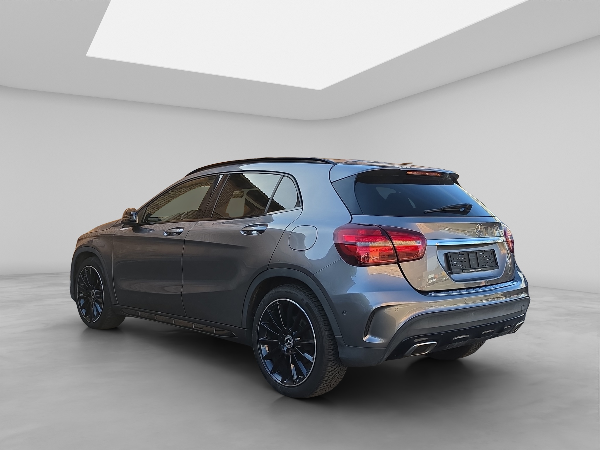 MERCEDES-BENZ GLA 250 4