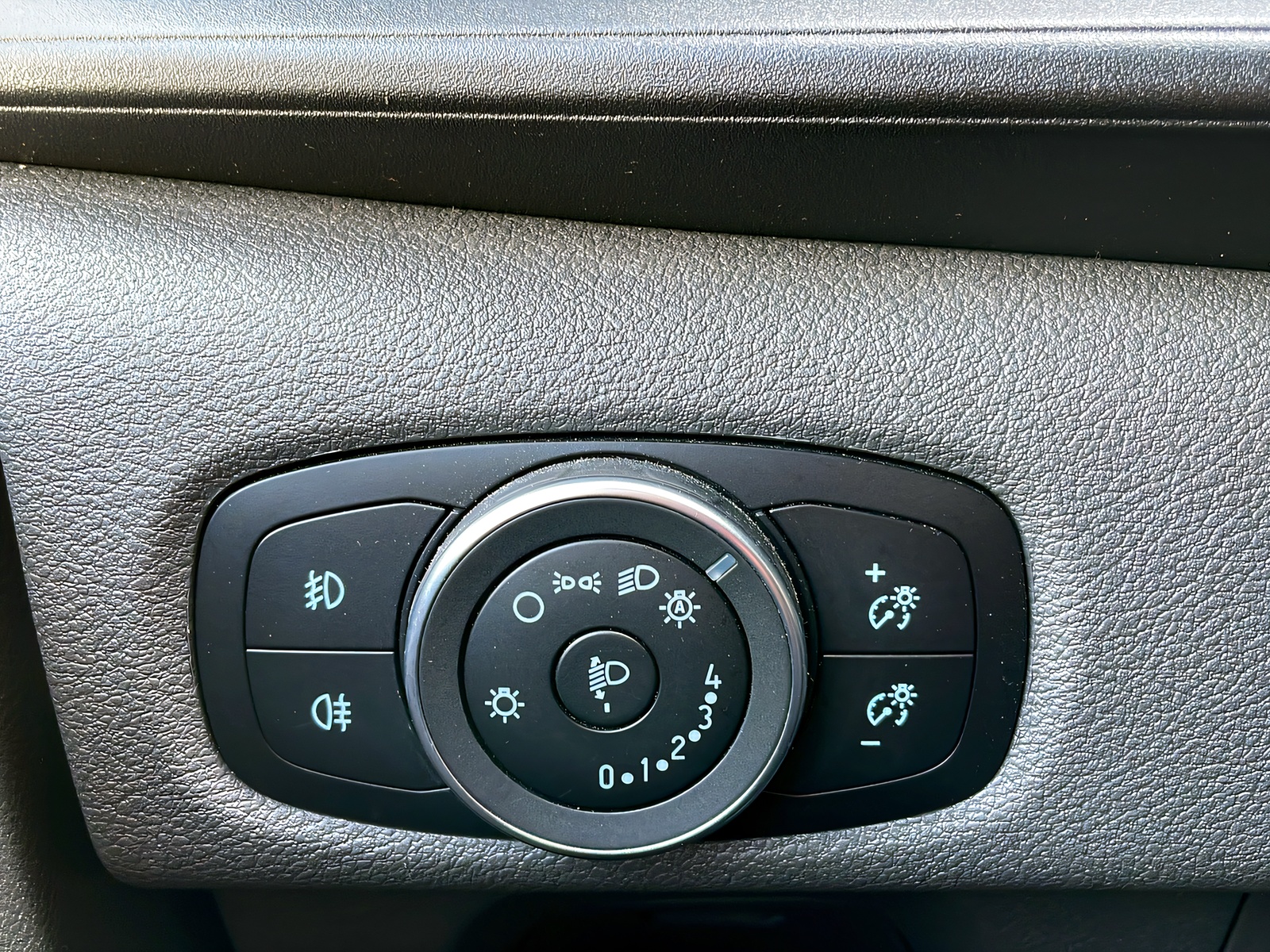 FORD Transit C Kombi 320 L2 Transit C Kombi 320 L2 9 Plätzer - 10