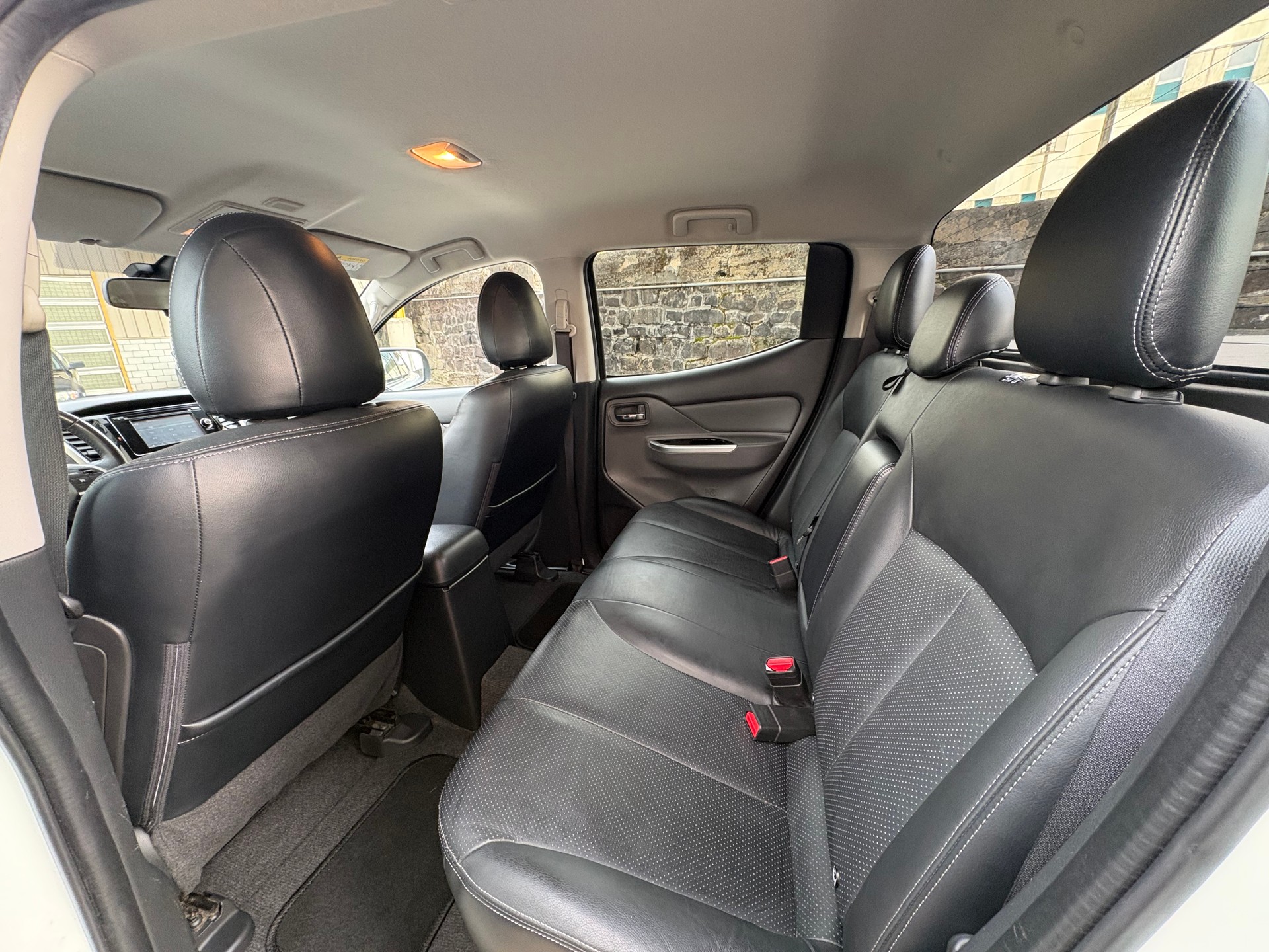 MITSUBISHI L 200 2.4 Style Anniversary Double Cab - 12