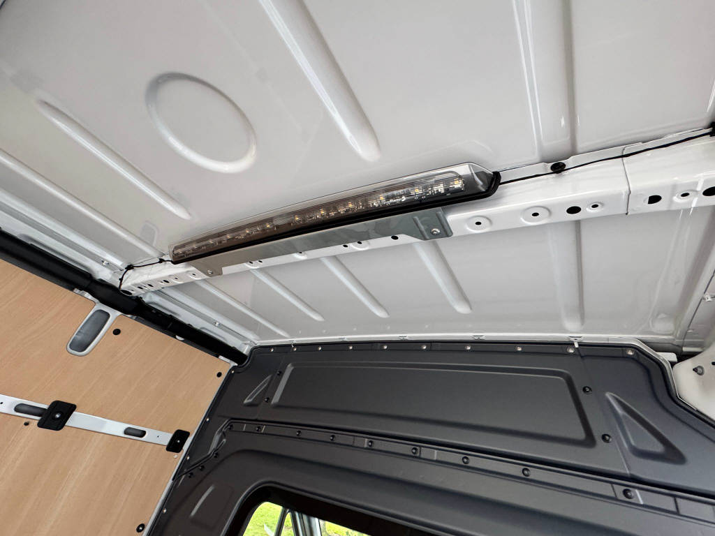 MERCEDES-BENZ eSprinter 320 Kasten Pro Worker 3665 S 81 kWh - 8