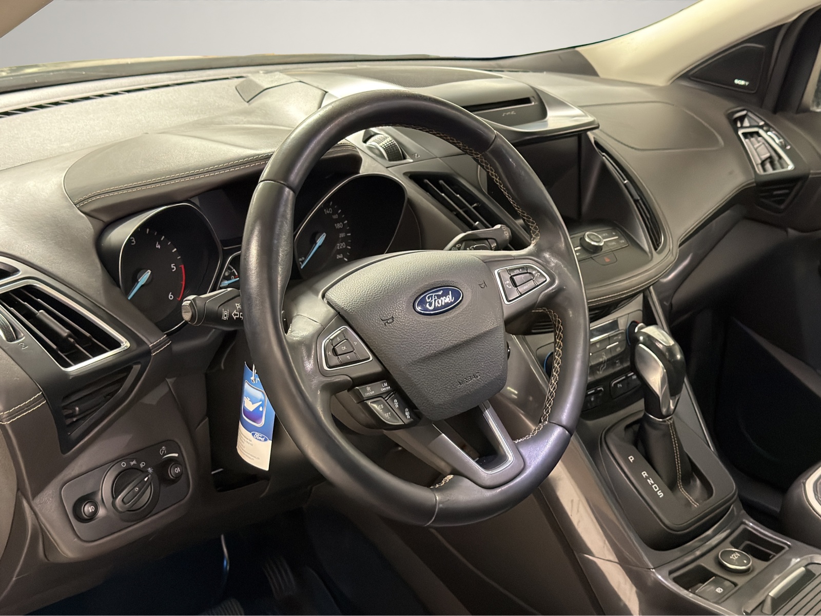 FORD Kuga 2.0 TDCi 180 Vignale FPS - 12