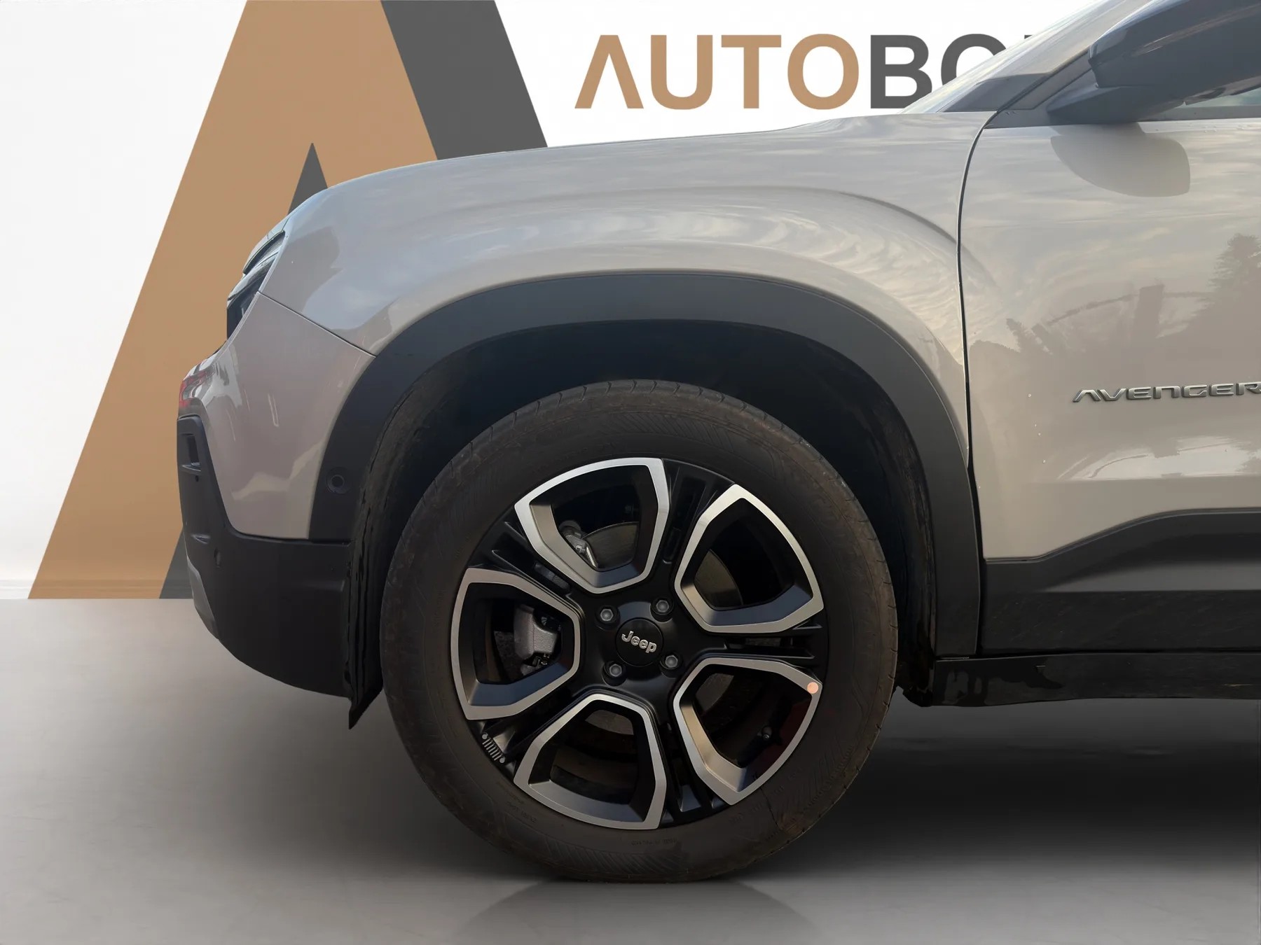 JEEP Avenger Summit - 18