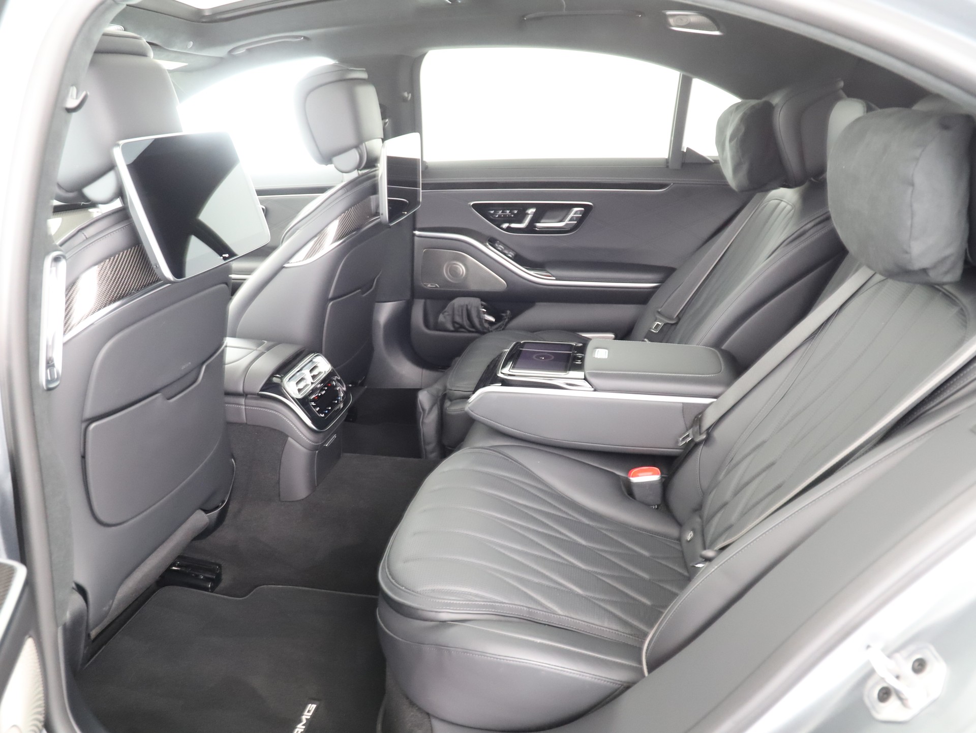 MERCEDES-BENZ S 63 AMG E Perf. Business - 13