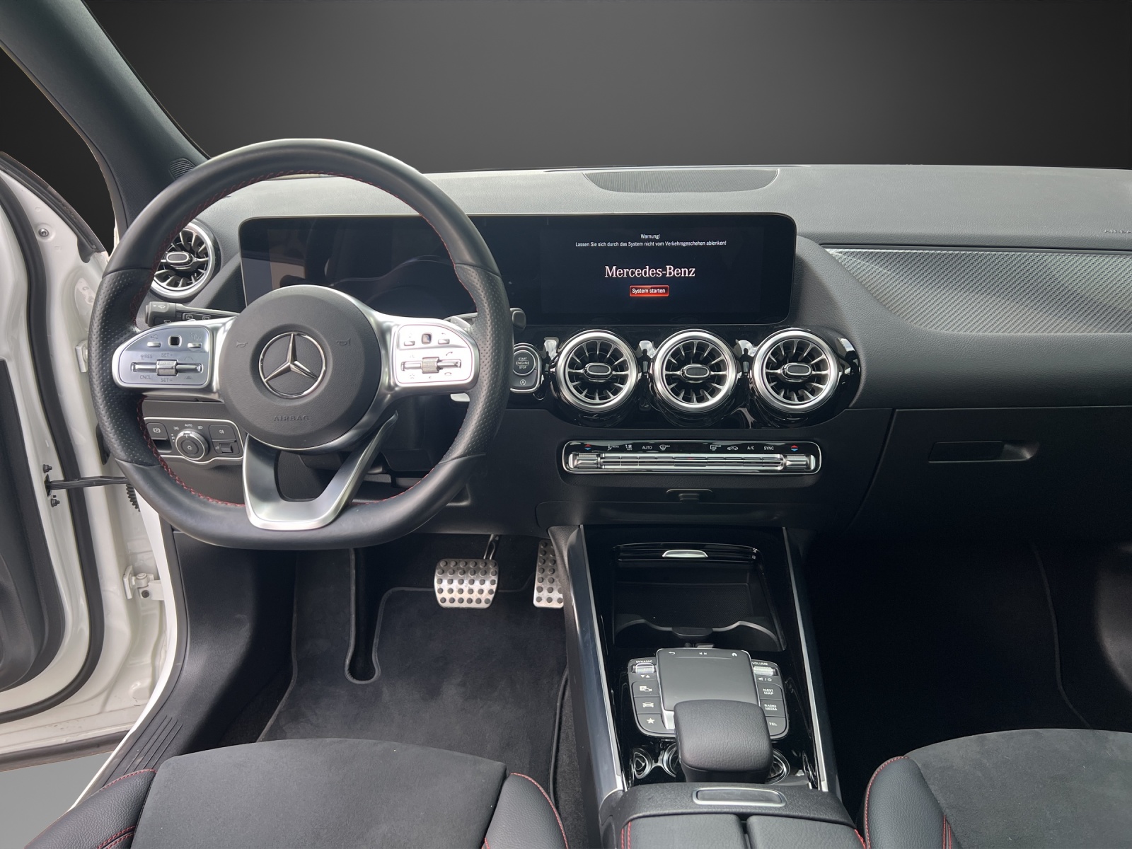 MERCEDES-BENZ GLA 200 4Matic AMG Line 8G-DCT - 11