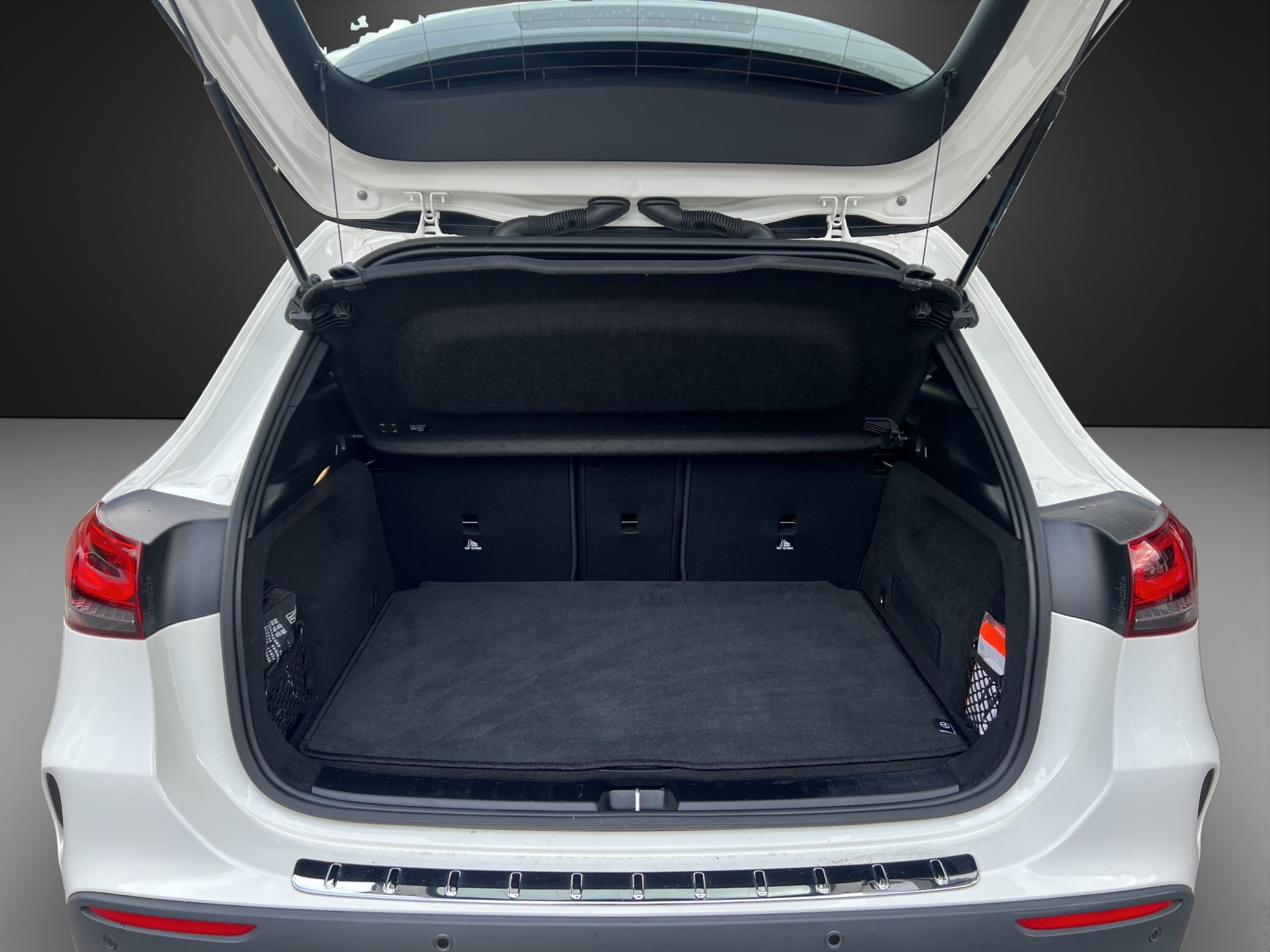 MERCEDES-BENZ GLA 200 4Matic AMG Line 8G-DCT - 14