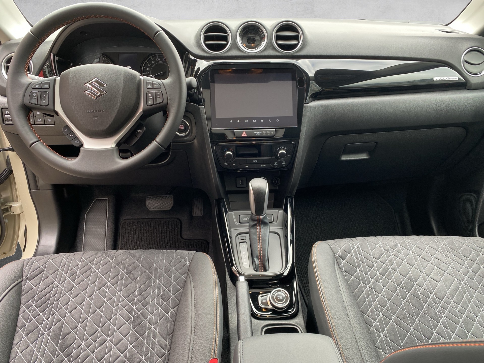 SUZUKI Vitara 1.4 Boosterjet Black Edition Top 4x4 Hybrid Automatic - 14