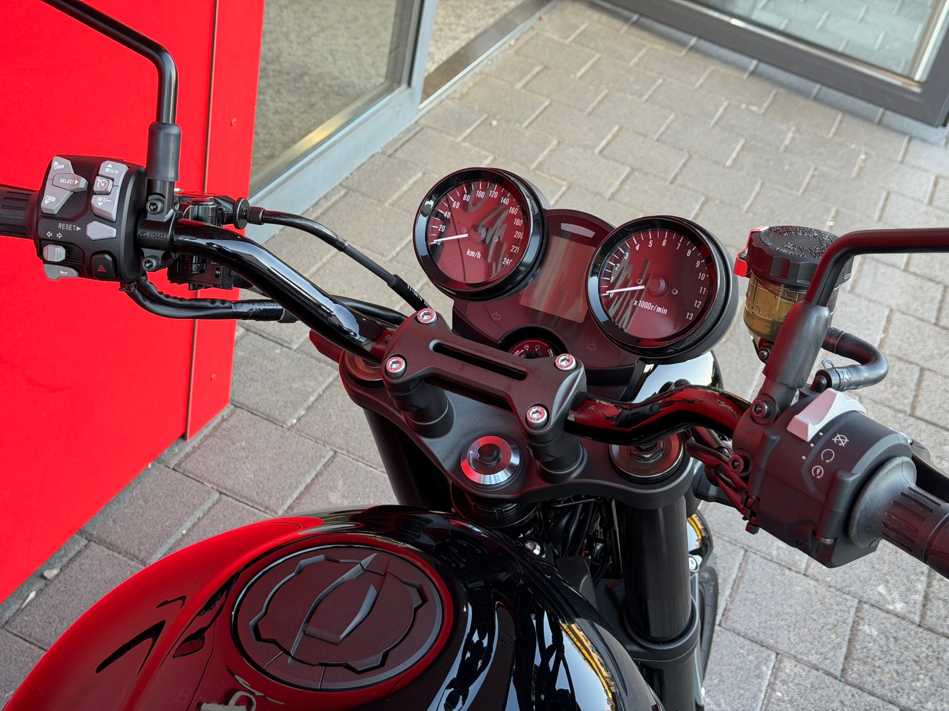 KAWASAKI Z 900 RS (70kW) Black Ball Edition - 16