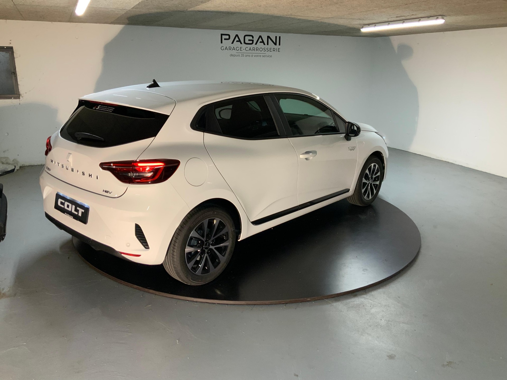 MITSUBISHI Colt 1.6 HEV Invite+ - 5