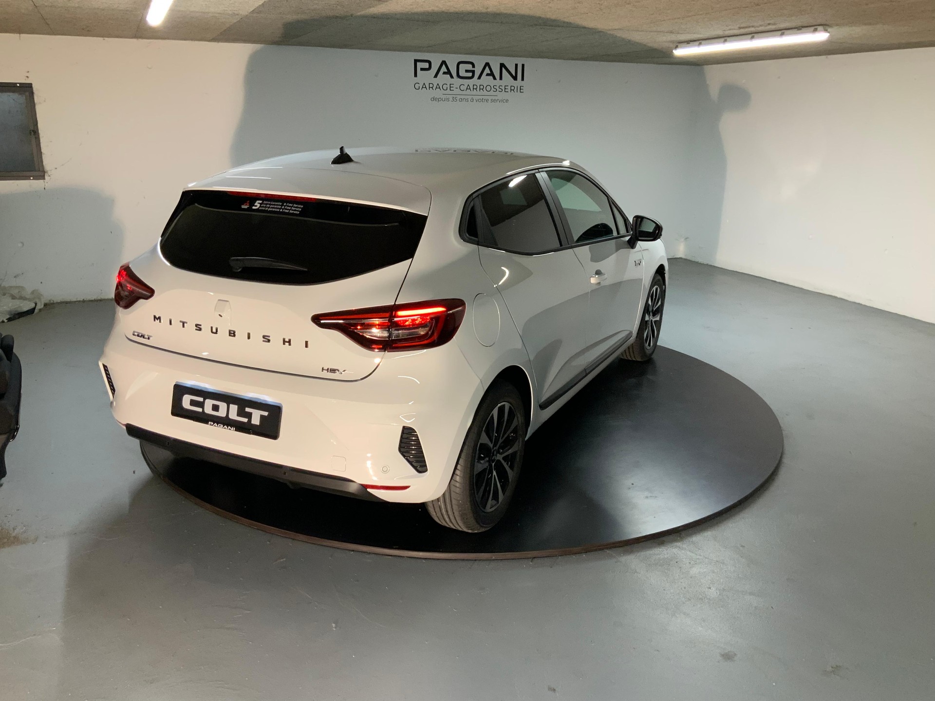 MITSUBISHI Colt 1.6 HEV Invite+ - 7