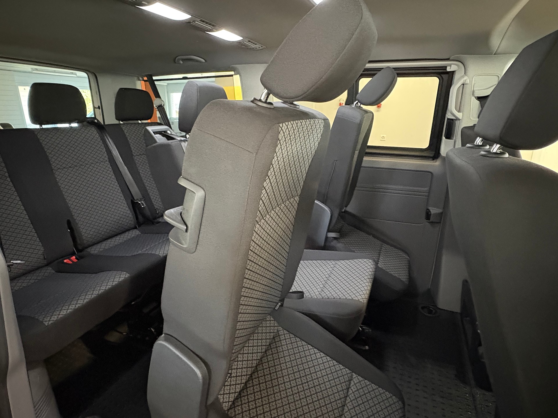 VW T6.1 2.0 TDI 4Motion - 14