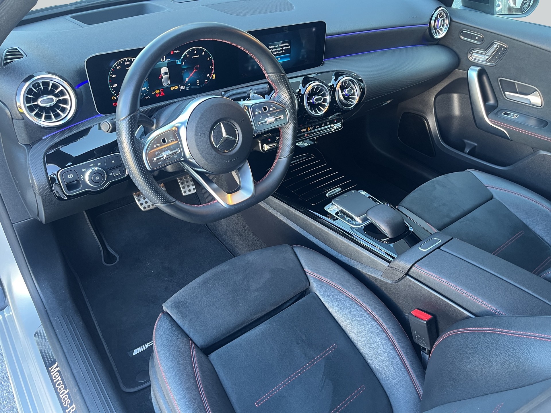 MERCEDES-BENZ A 250 AMG Line 4Matic - 8
