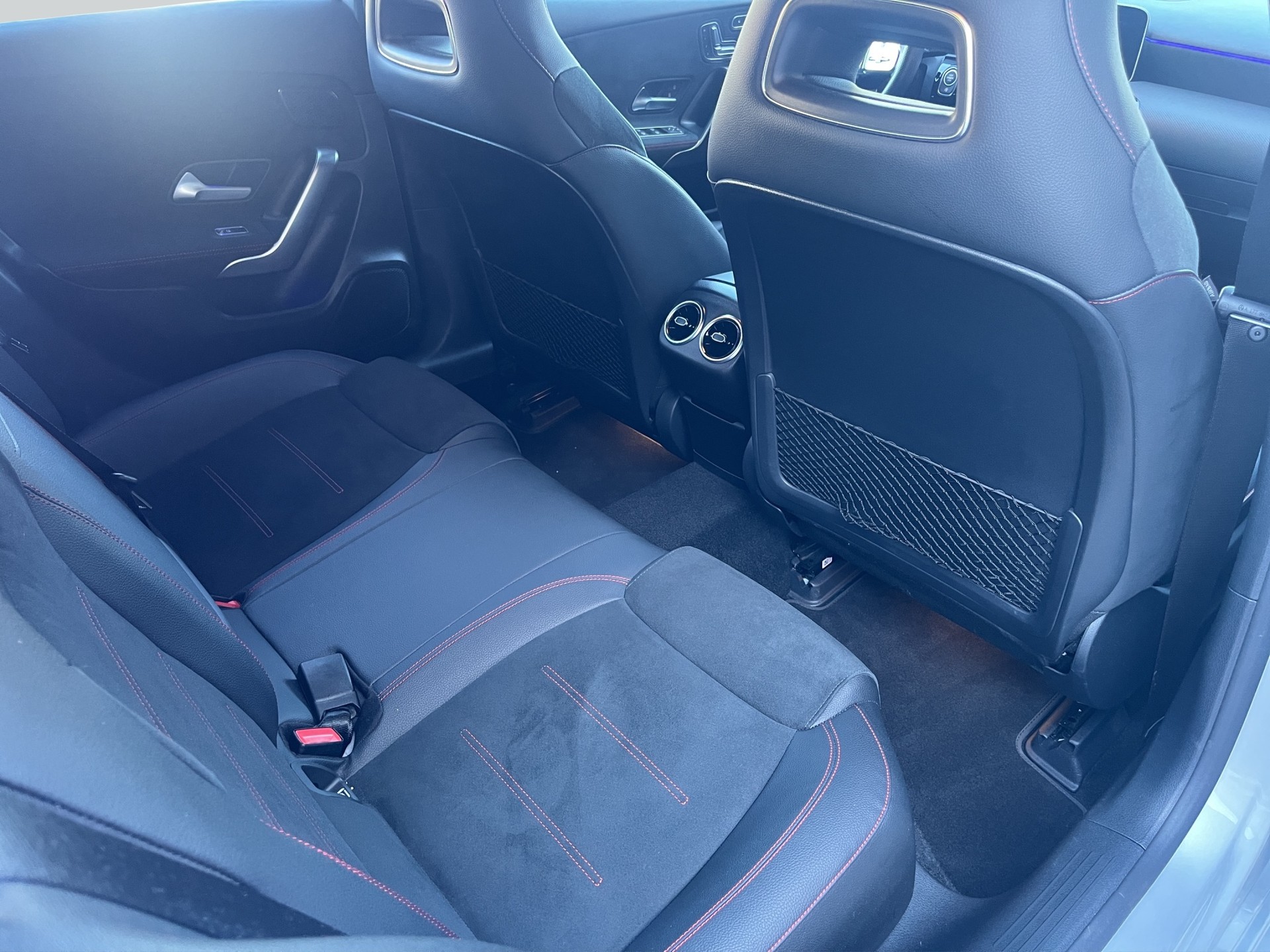 MERCEDES-BENZ A 250 AMG Line 4Matic - 11