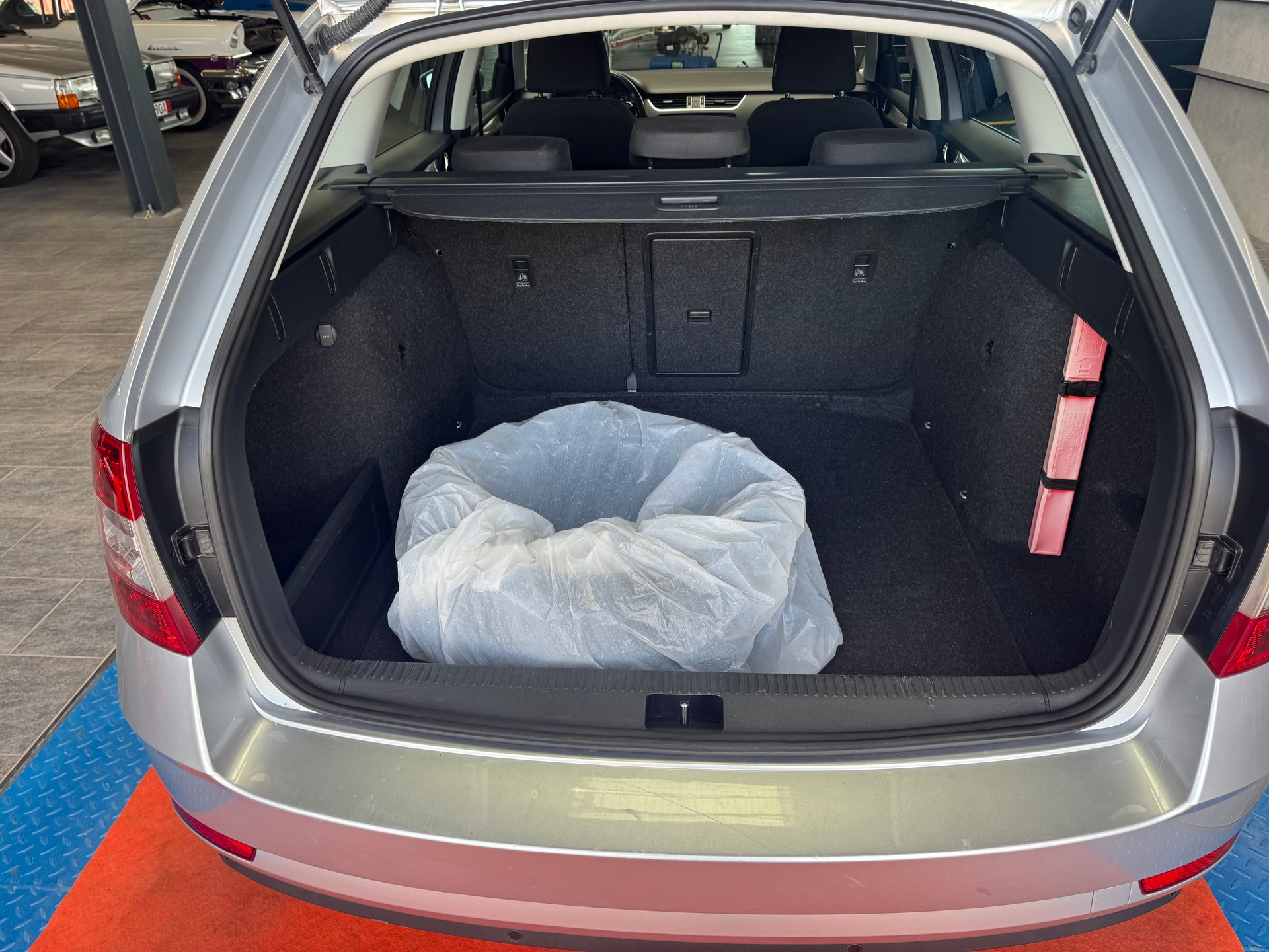 SKODA Octavia Combi 2.0 TDI Ambition 4x4 - 15