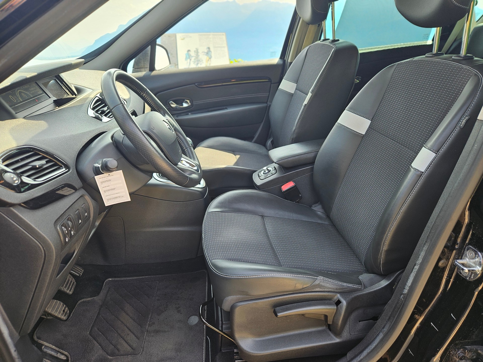 RENAULT Scénic 1.2 16V Turbo Bose Edition - 14