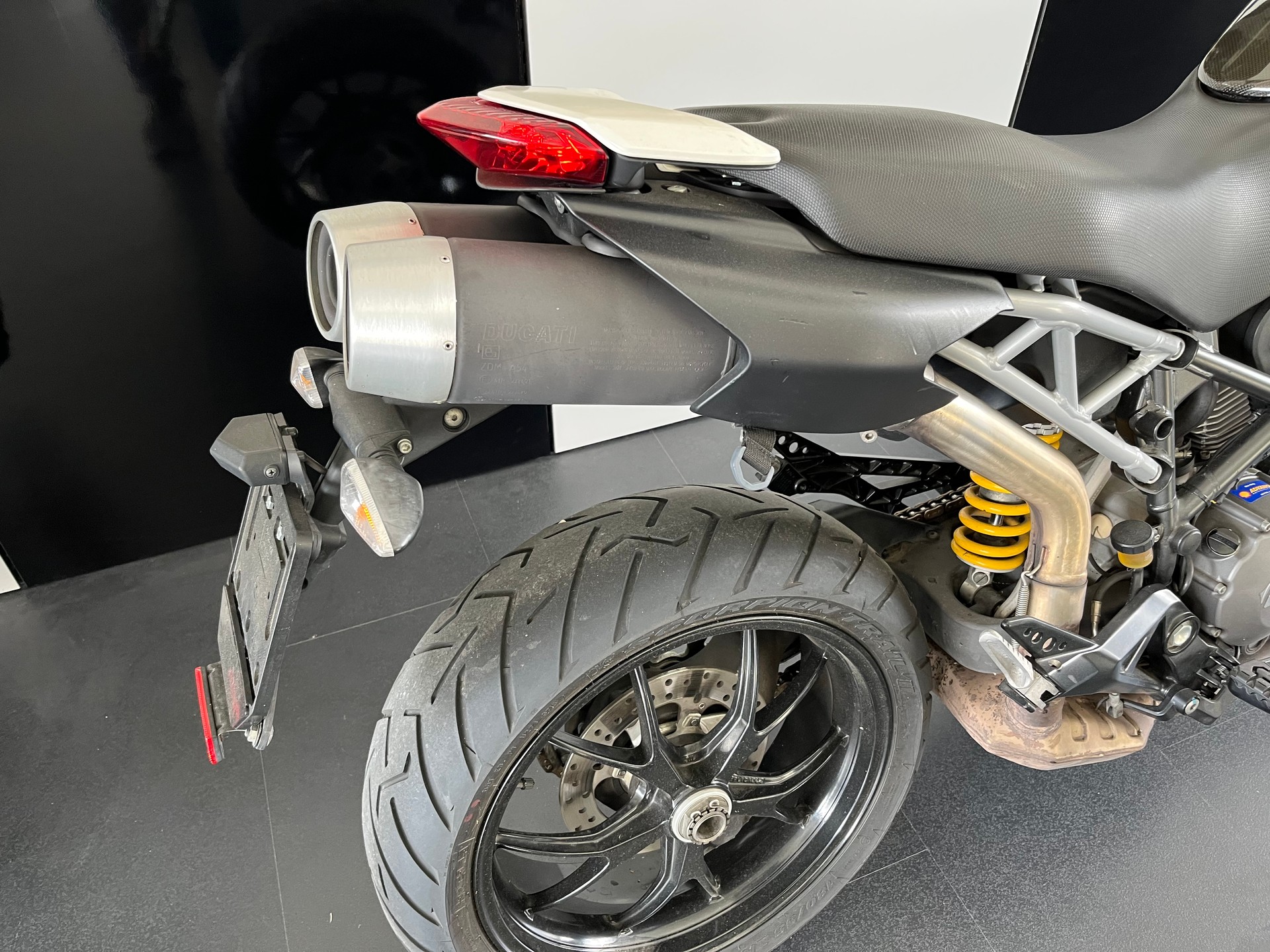 DUCATI Hypermotard 796 - 3