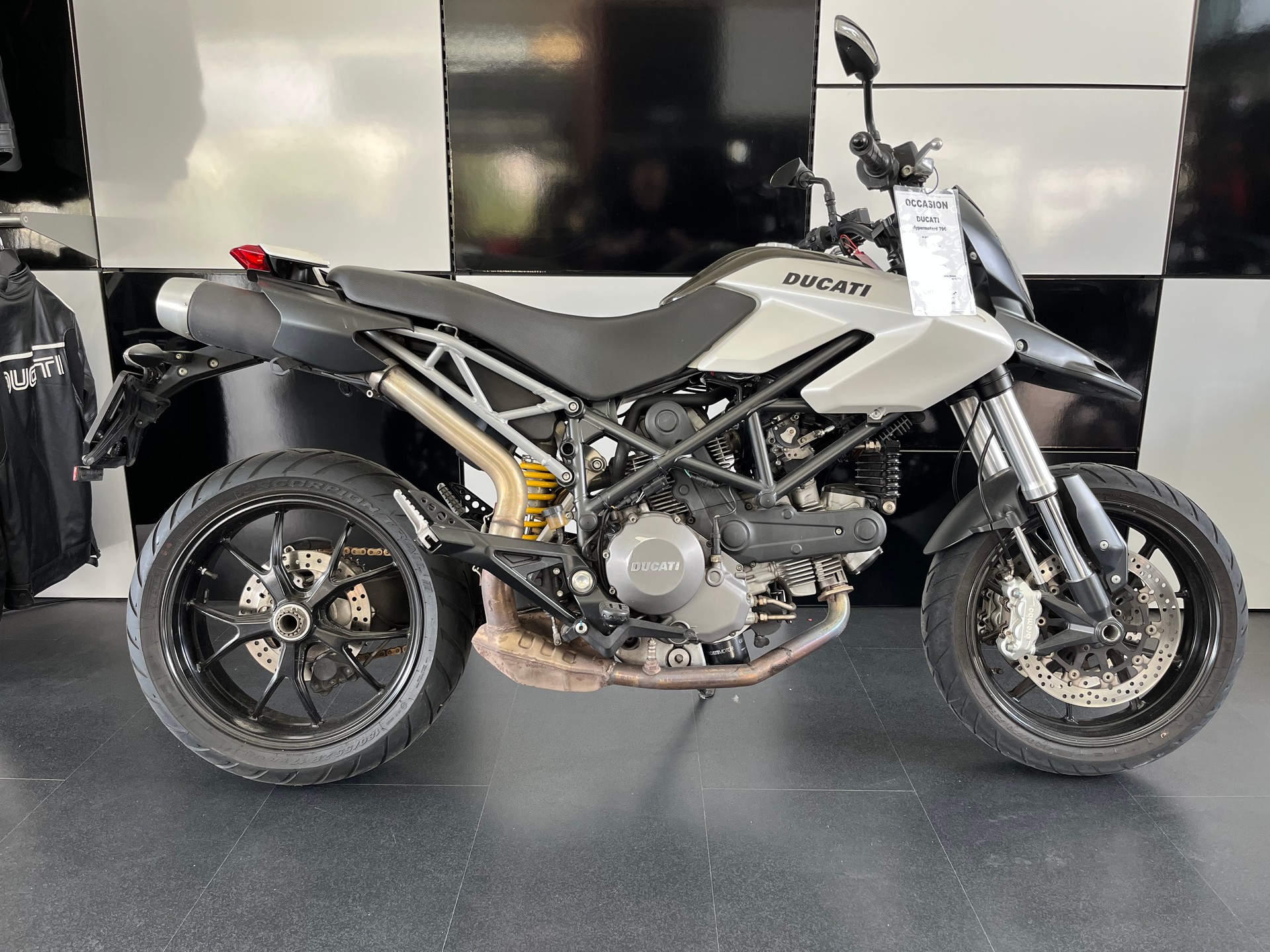 DUCATI Hypermotard 796