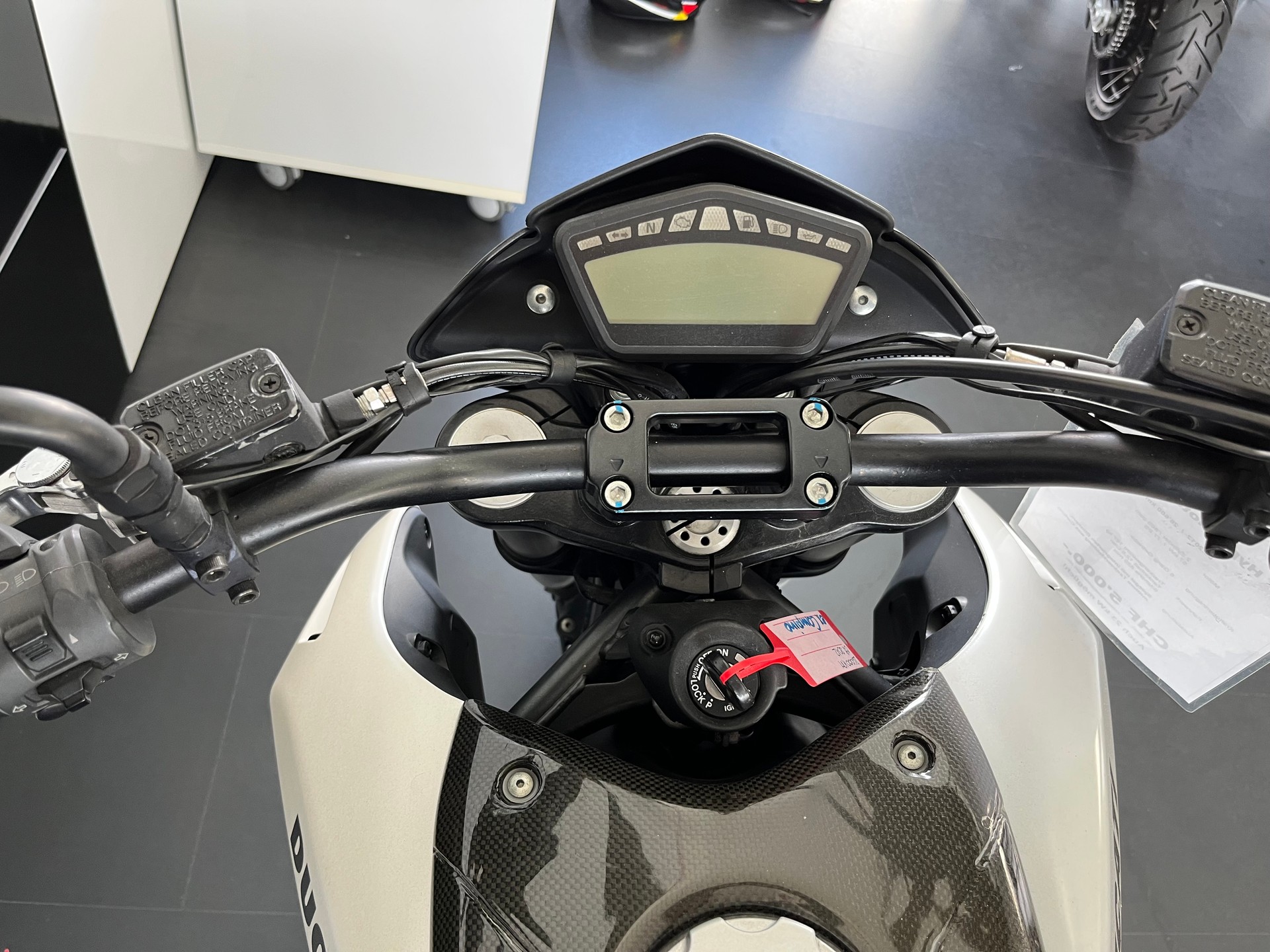 DUCATI Hypermotard 796 - 7