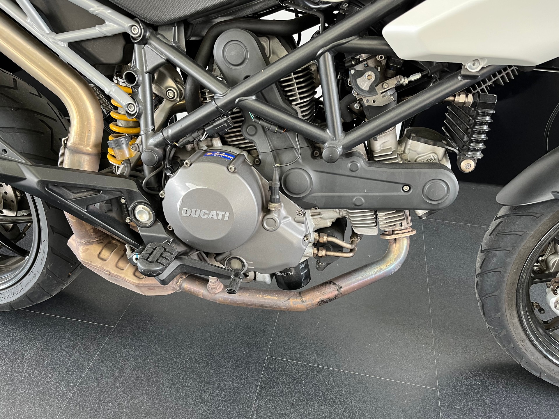 DUCATI Hypermotard 796 - 2