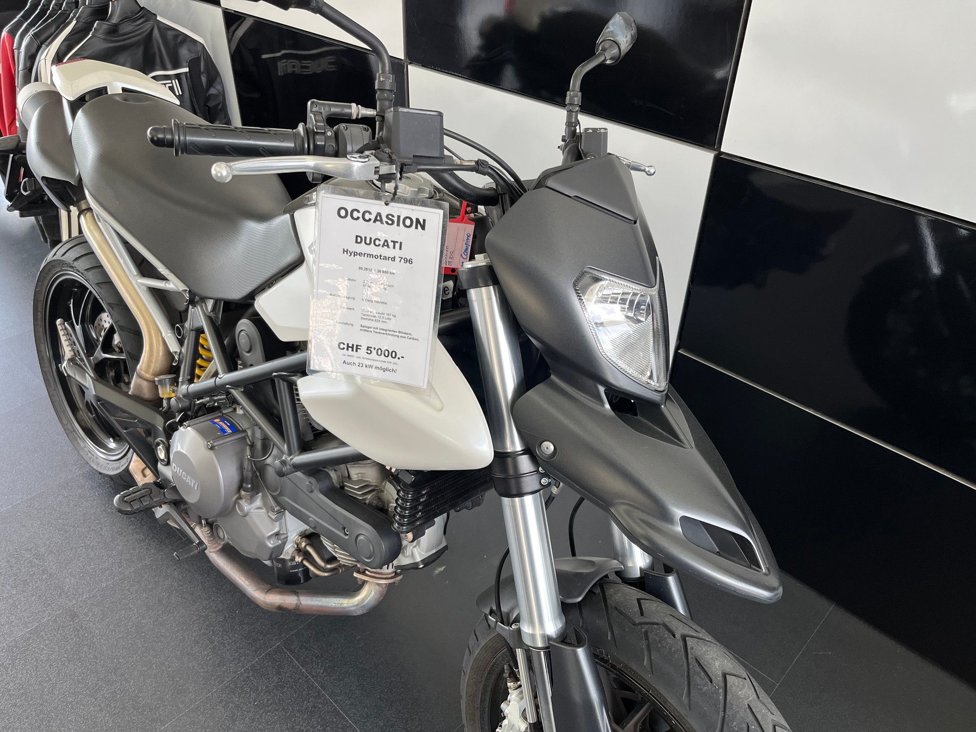 DUCATI Hypermotard 796 - 5