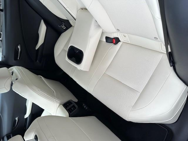 LEXUS UX 300e Excellence - 8