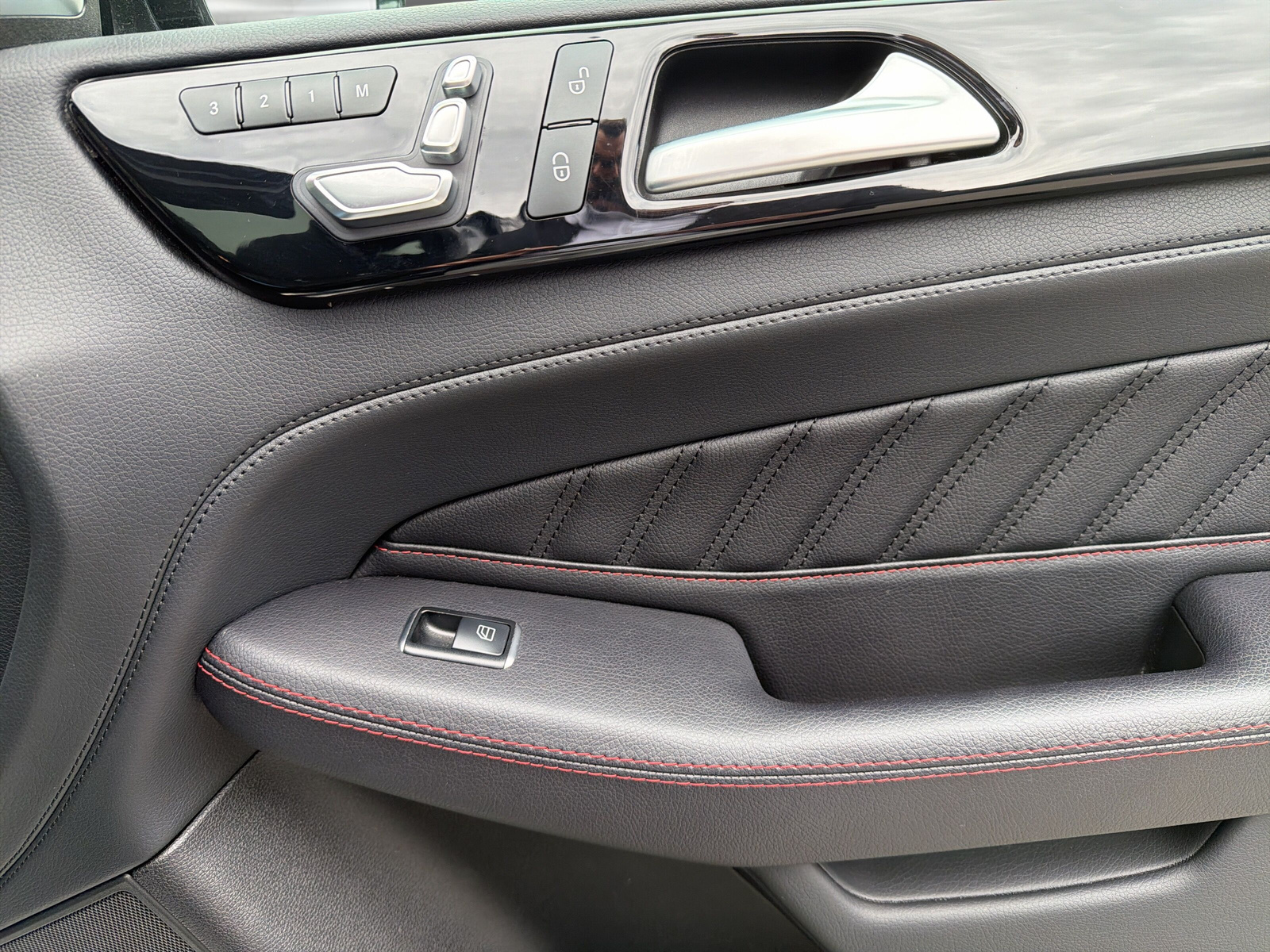 MERCEDES-BENZ GLE Coupé 43 AMG 4Matic - 17