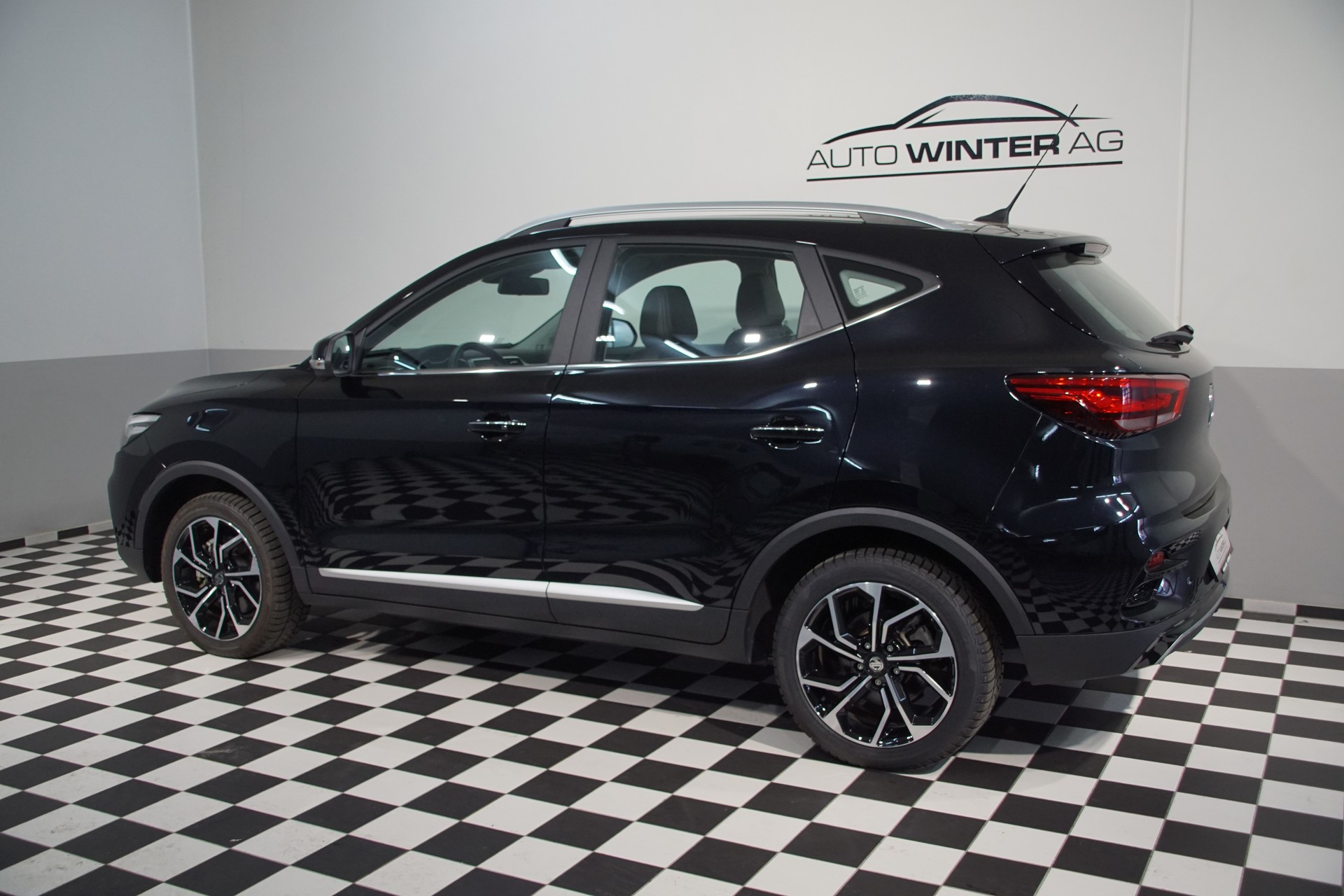 MG ZS EV 70kWh Luxury+ **SWISS** - 9