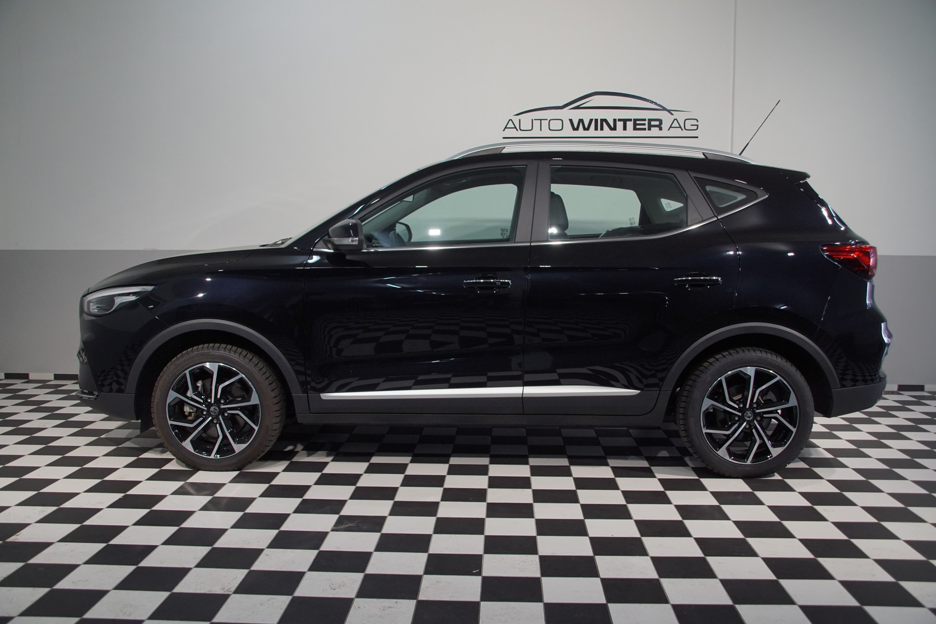MG ZS EV 70kWh Luxury+ **SWISS** - 11