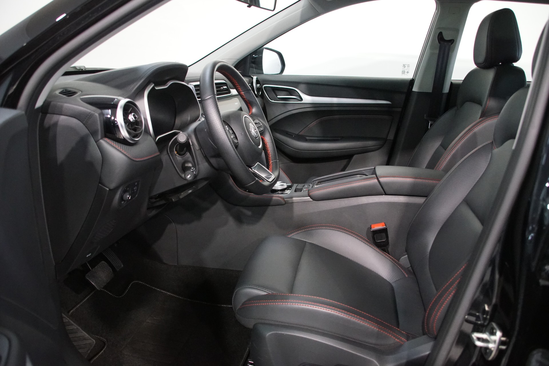MG ZS EV 70kWh Luxury+ **SWISS** - 13